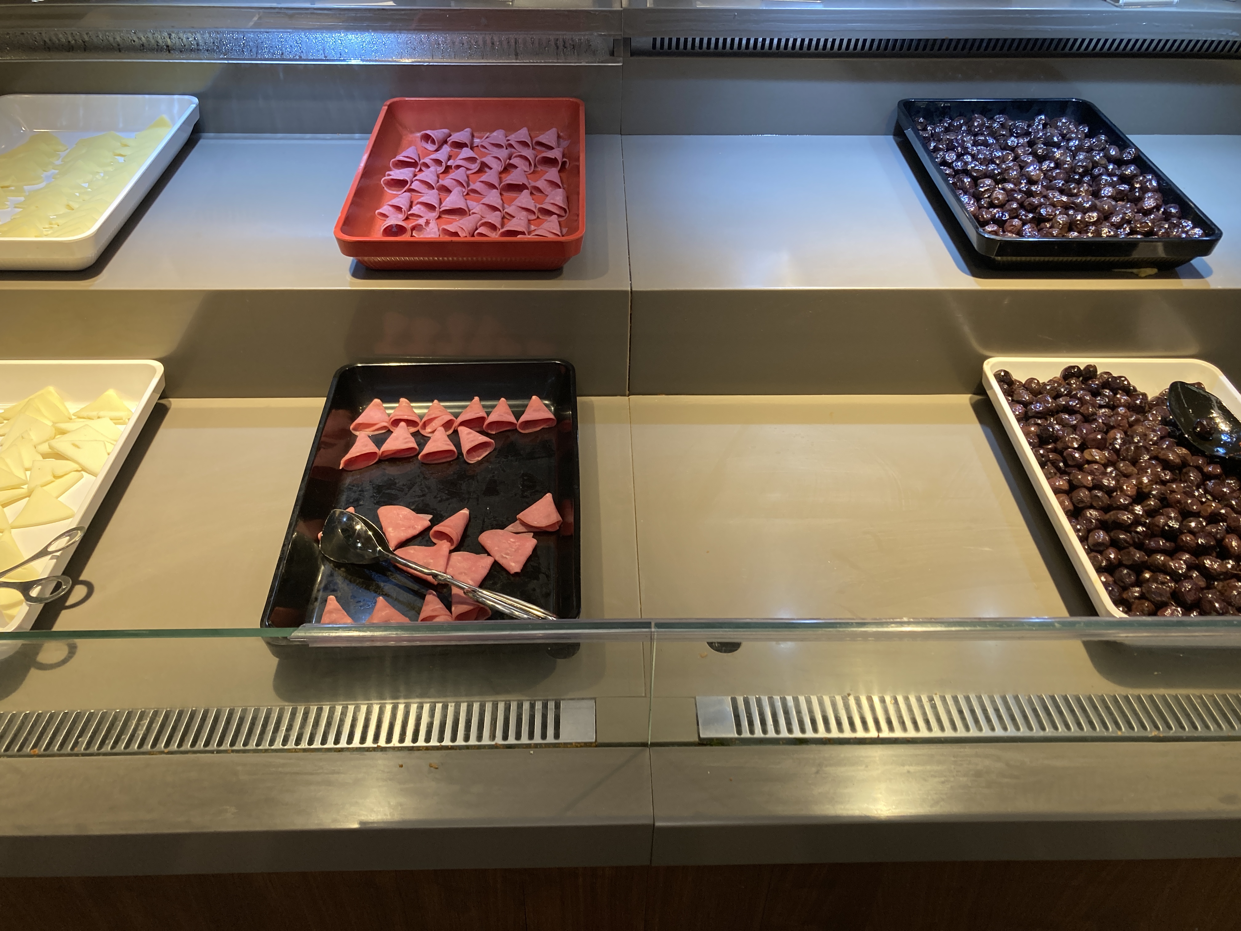 IGA Lounge IST buffet cold cuts IGA Lounge IST buffet cold cuts