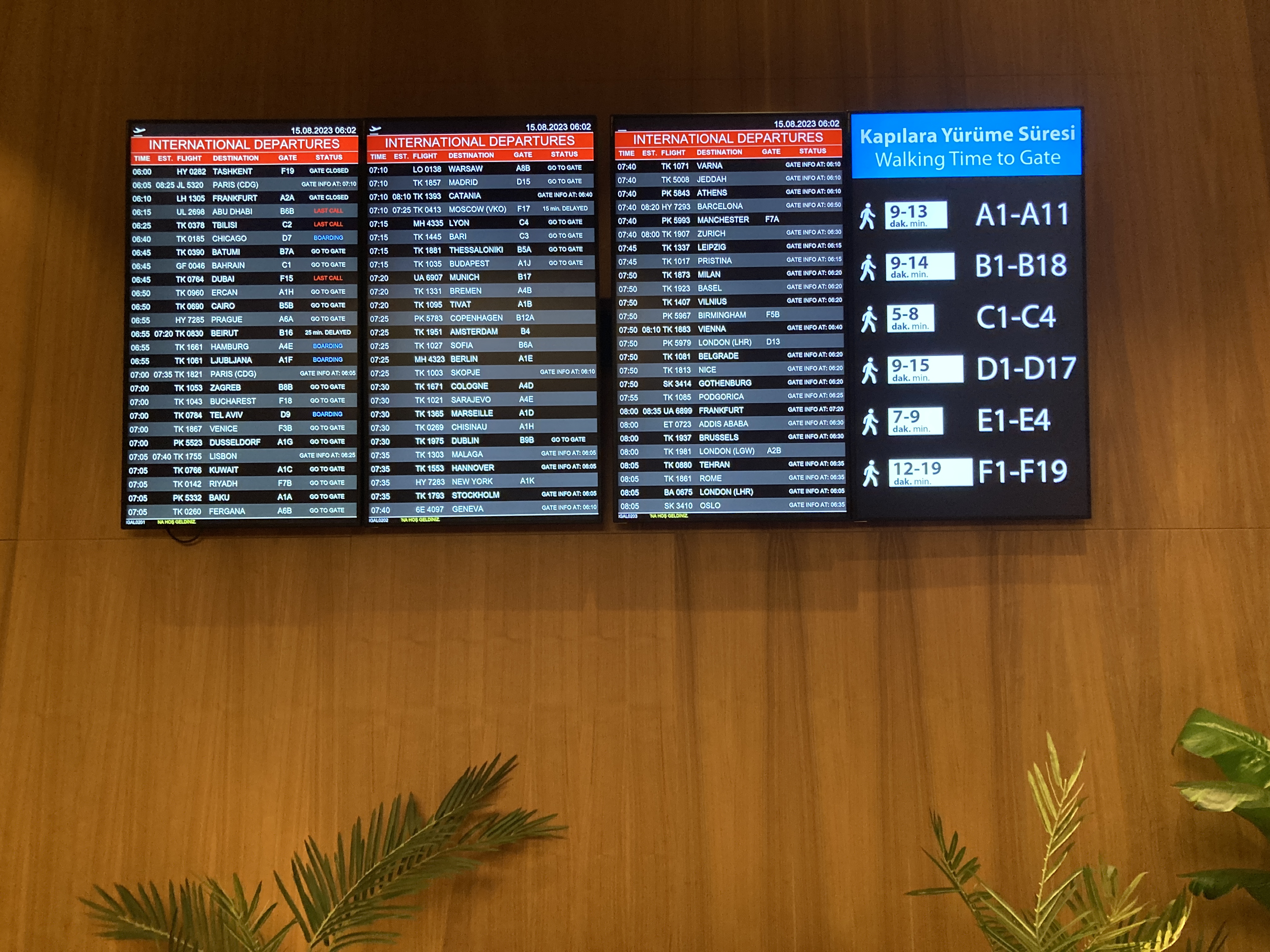 IGA Lounge IST departure screens IGA Lounge IST departure screens