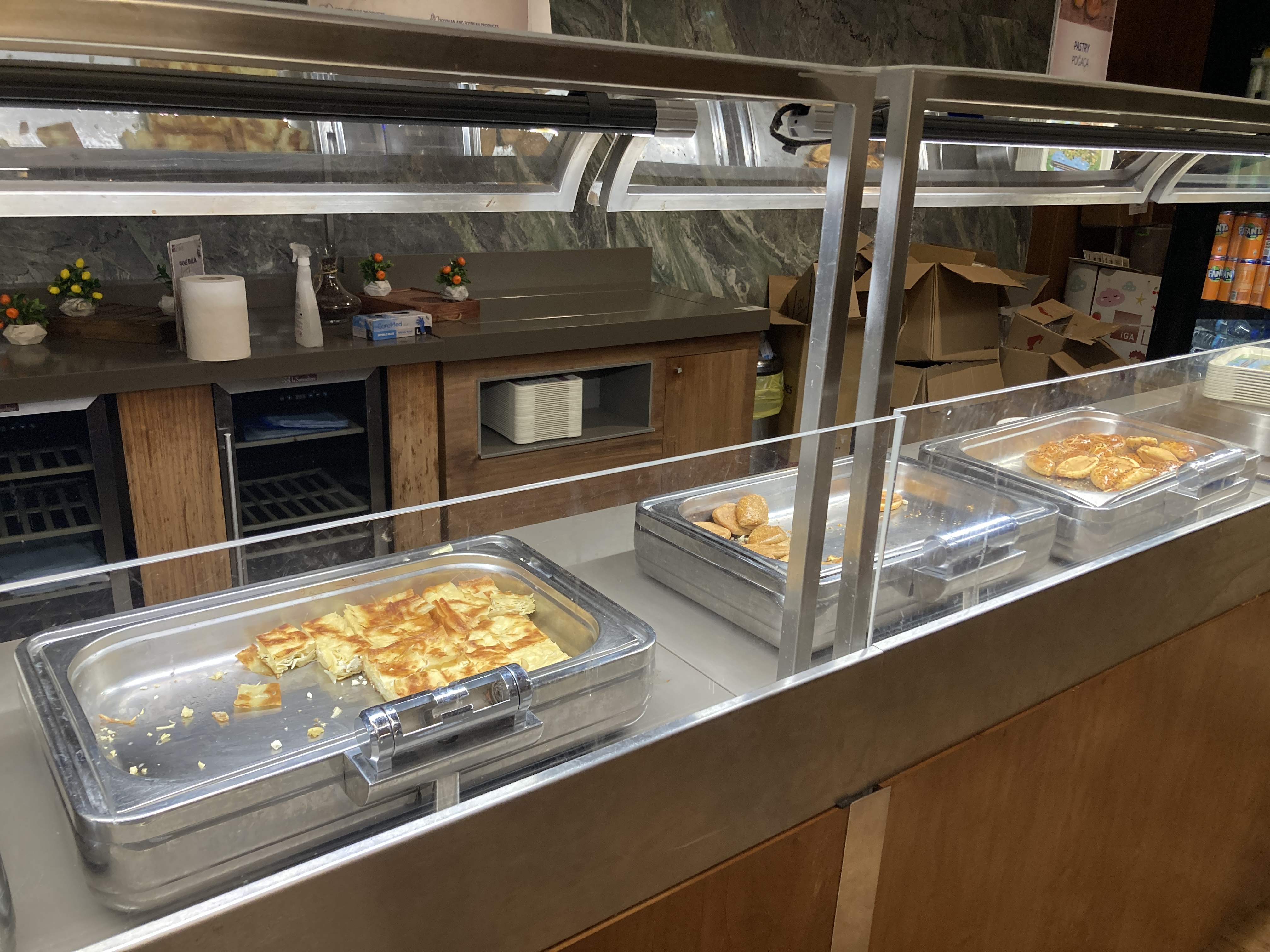 IGA Lounge IST hot foods IGA Lounge IST hot foods