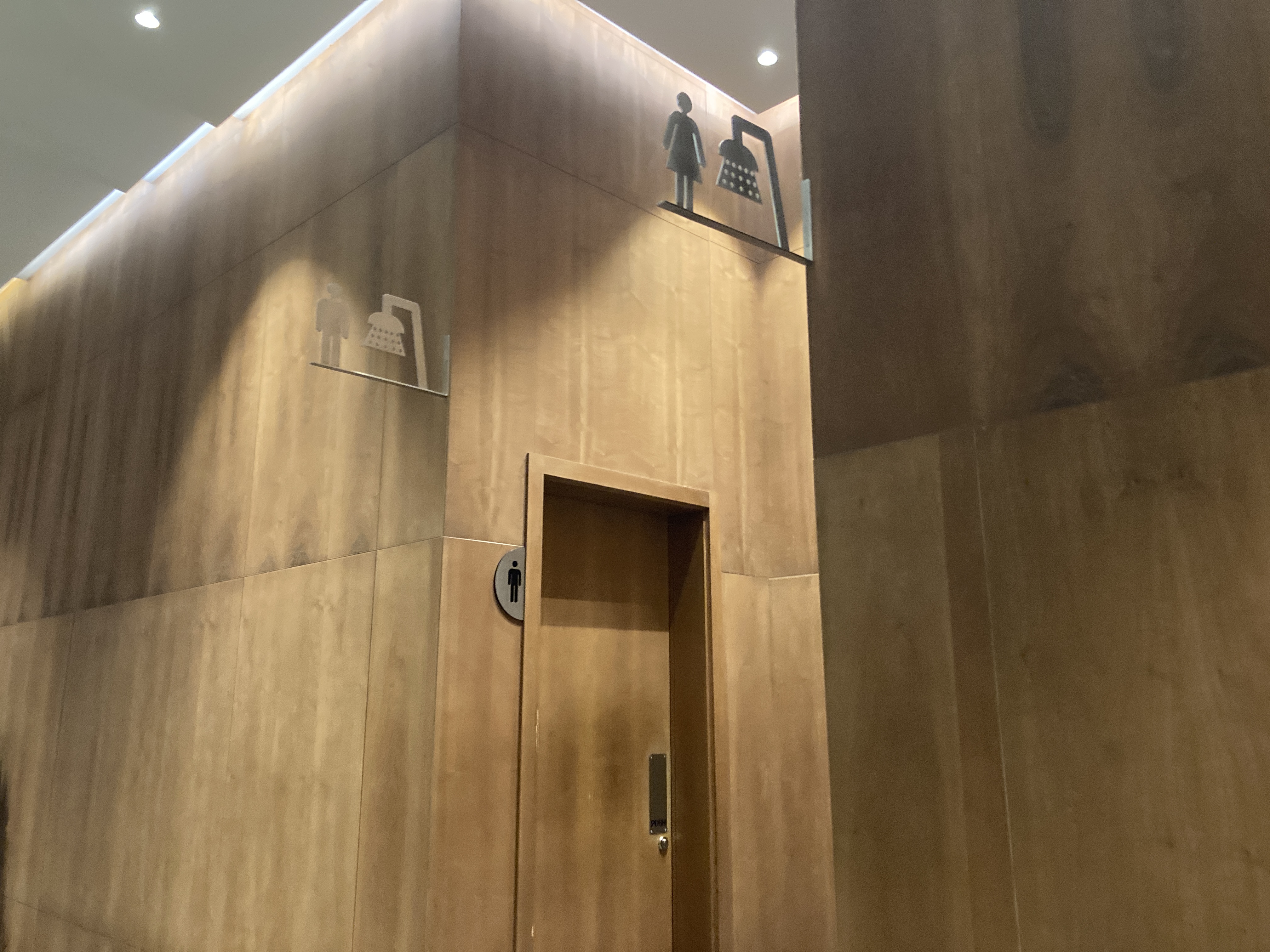 IGA Lounge IST shower entrance IGA Lounge IST shower entrance