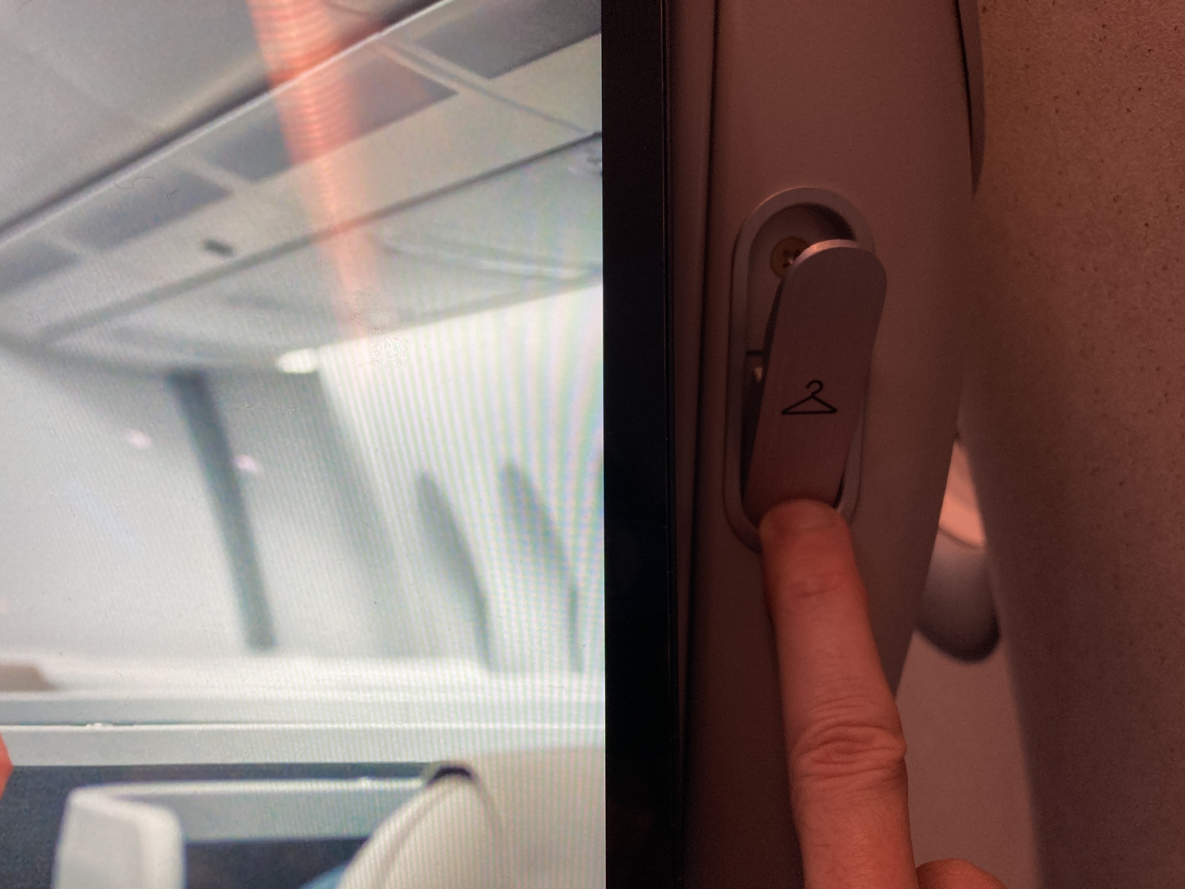 ITA premium economy coat hook GRU FCO ITA premium economy coat hook GRU FCO