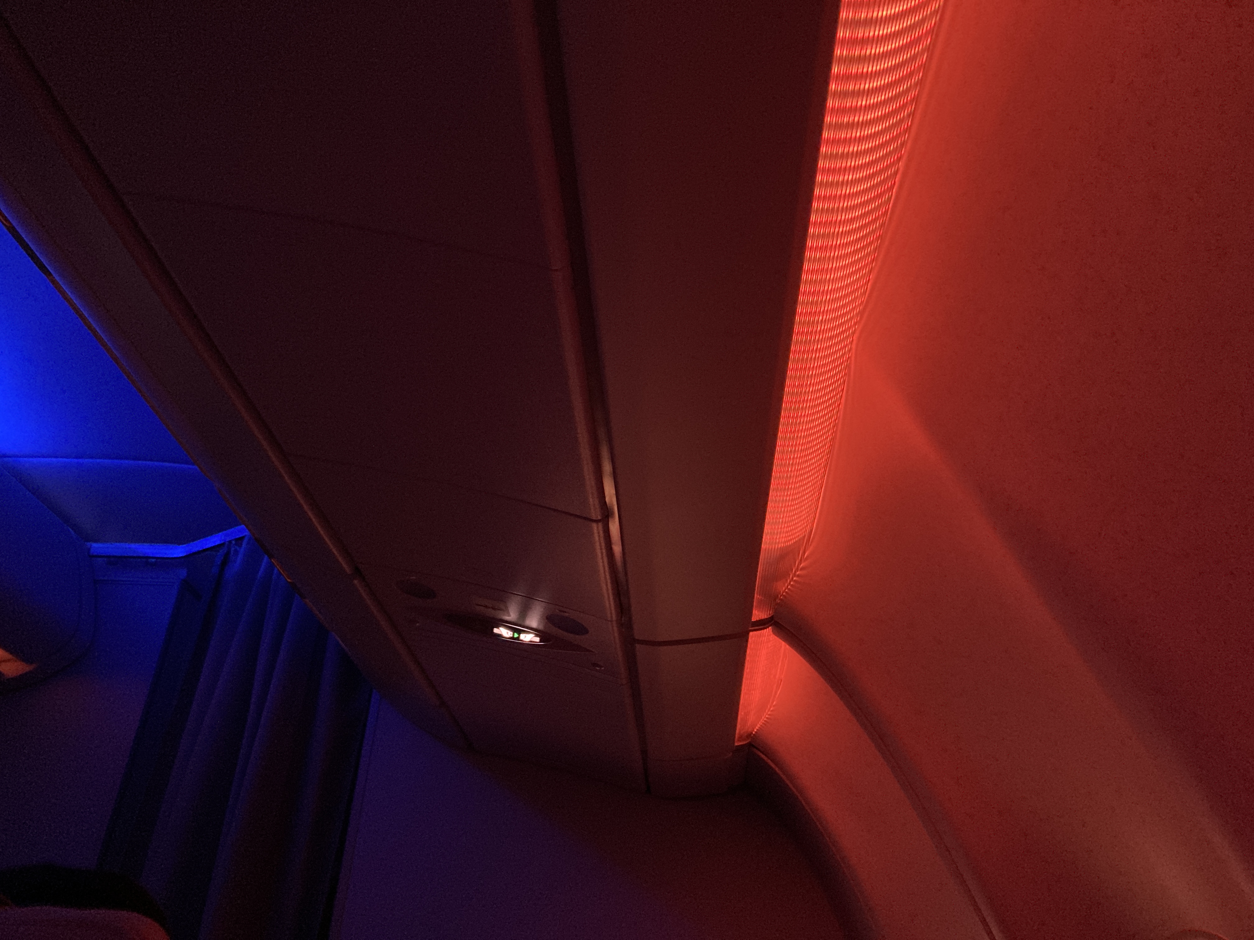 ITA premium economy entertainment overhead lighting GRU FCO ITA premium economy entertainment overhead lighting GRU FCO
