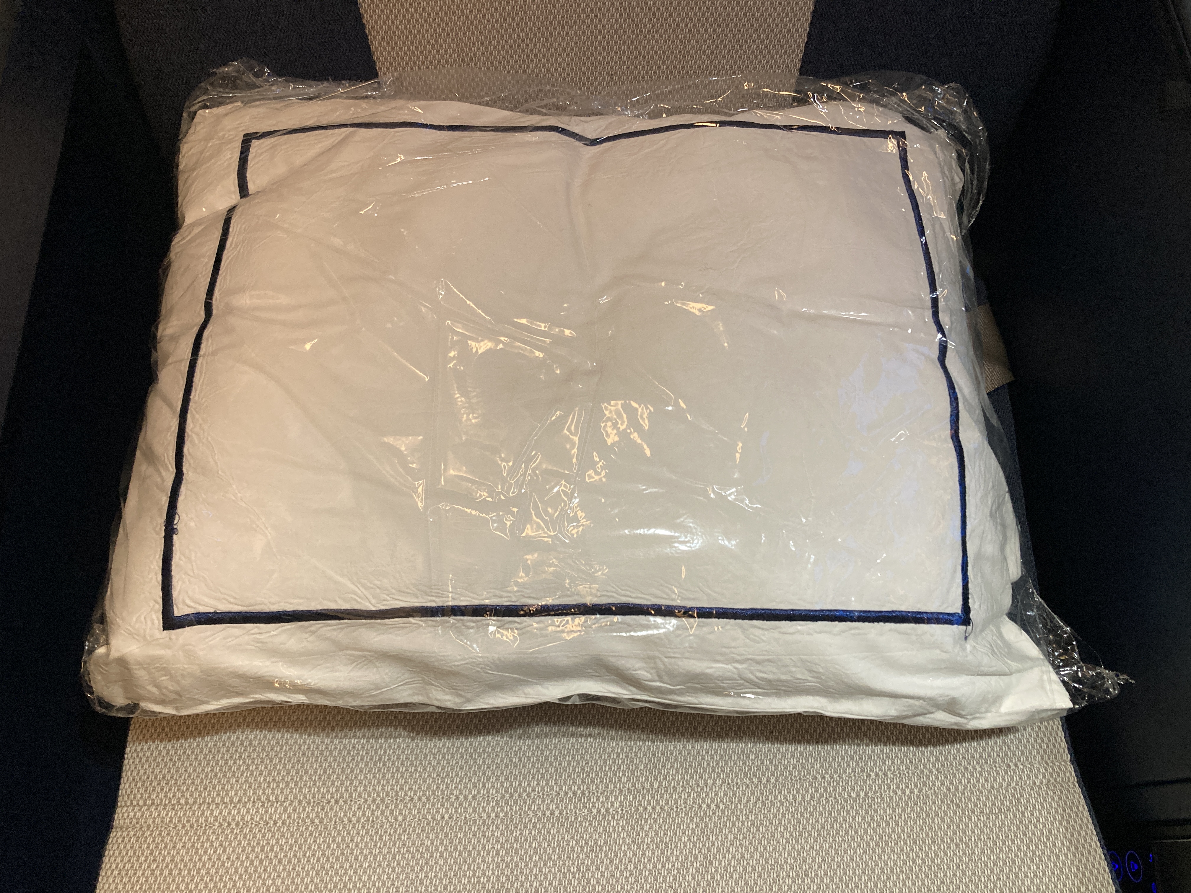 ITA premium economy pillow GRU FCO ITA premium economy pillow GRU FCO