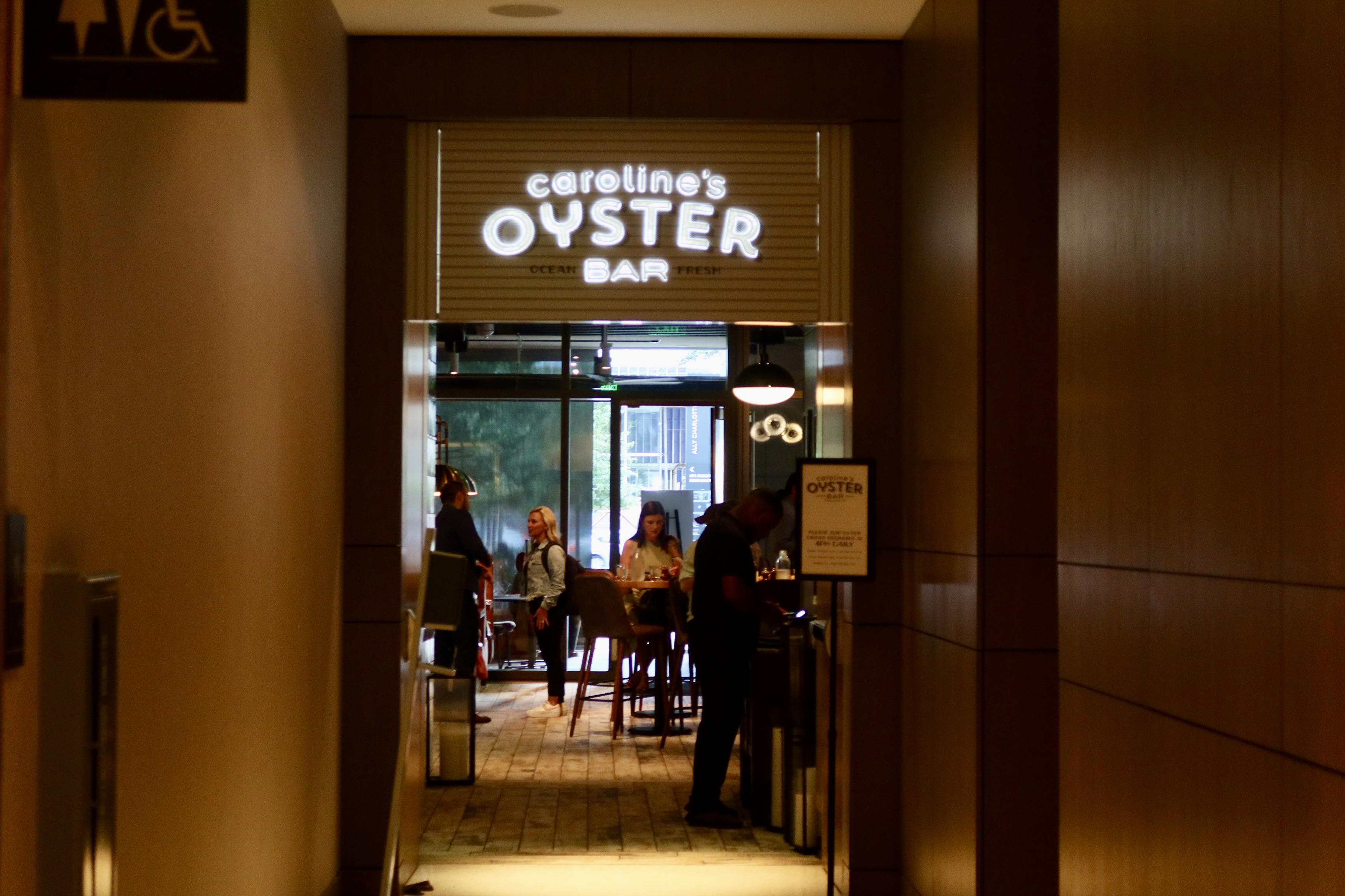 JW Marriott Charlotte Carolines Oyster Bar