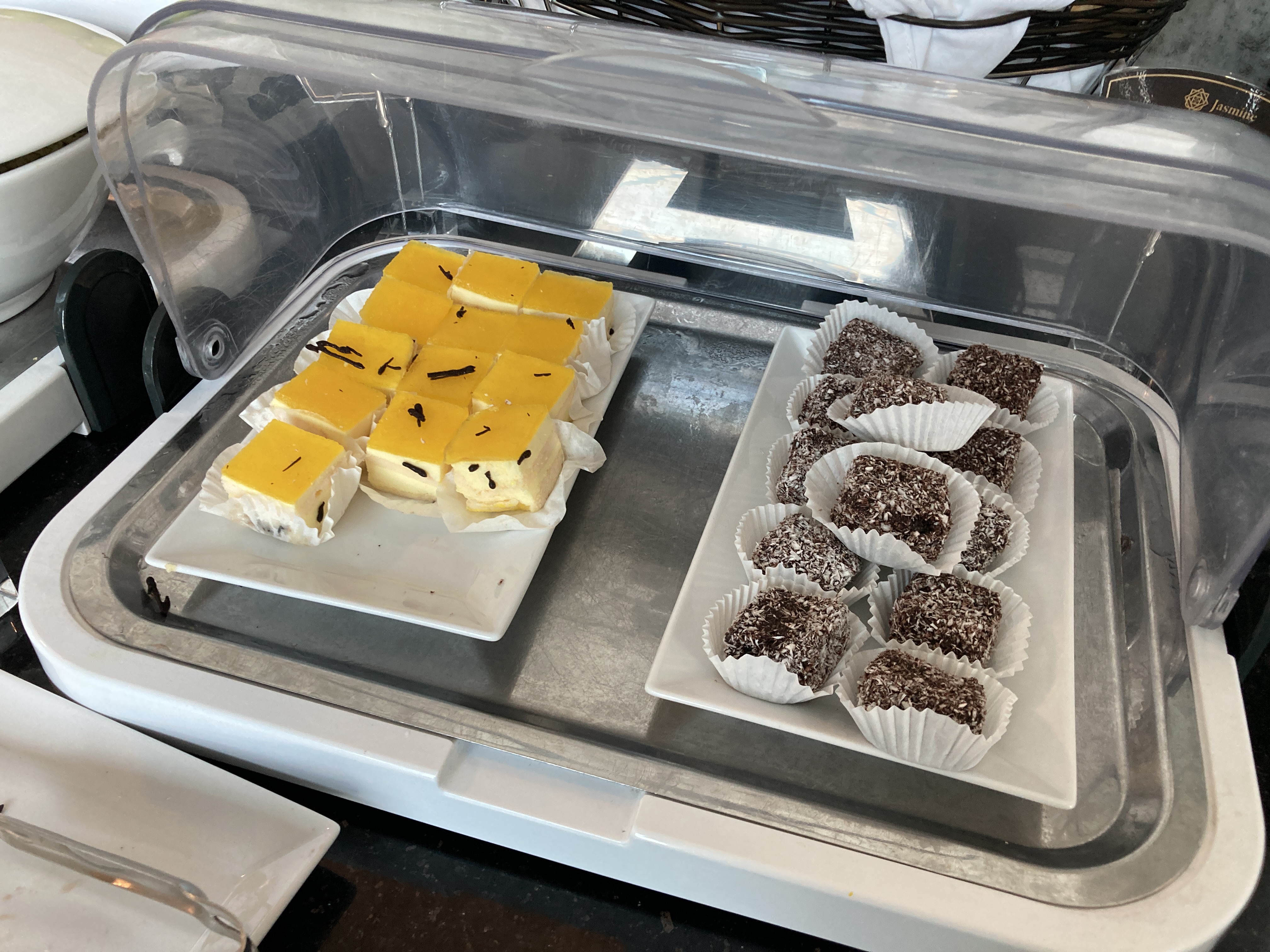 Jasmine Halal Lounge SGN desserts