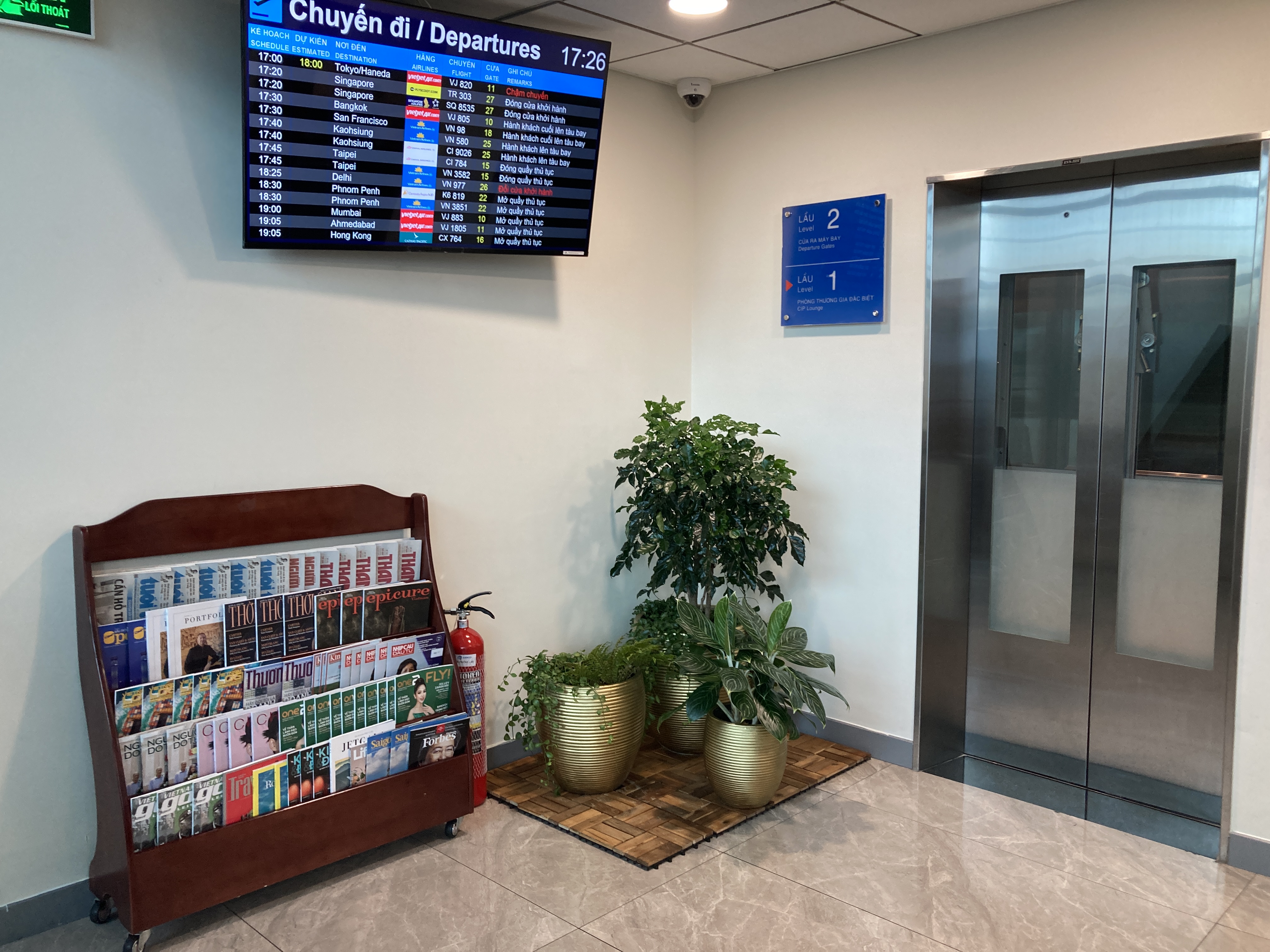 Jasmine Halal Lounge SGN elevator