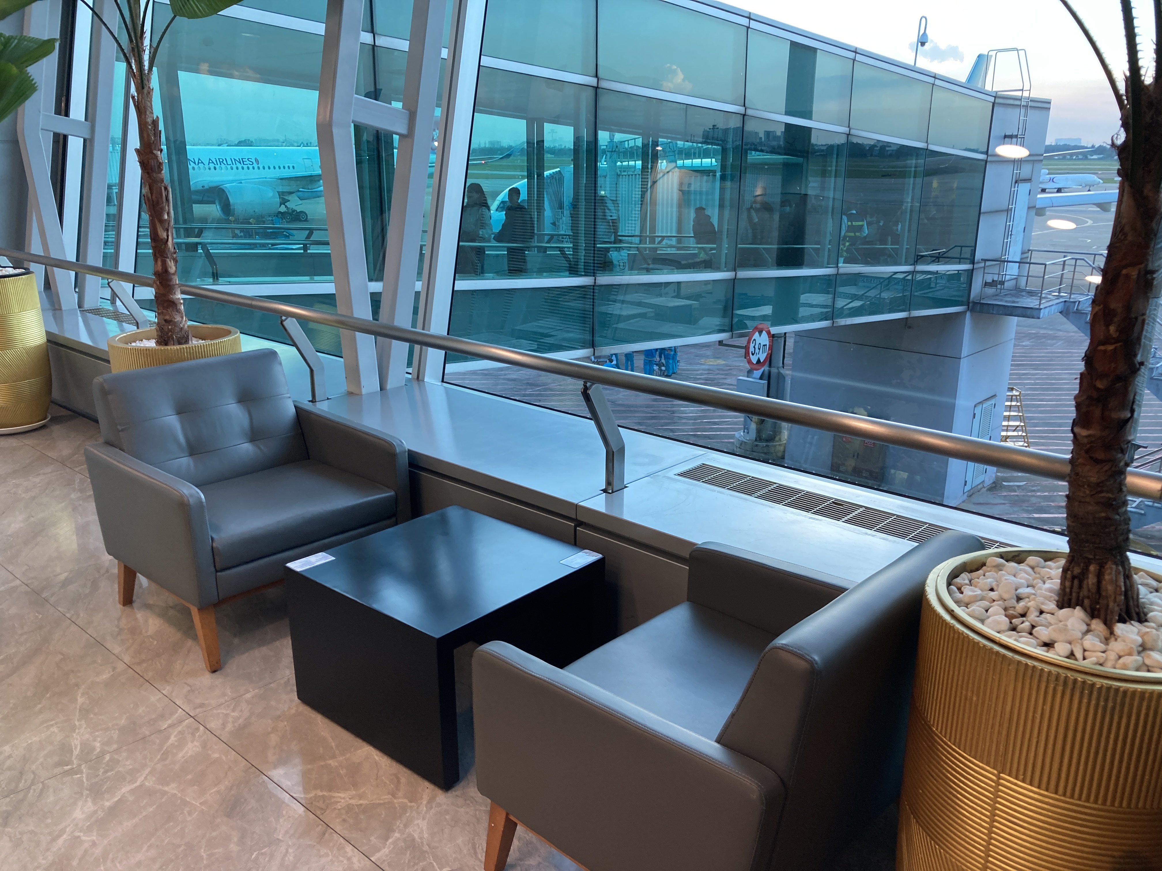 Jasmine Halal Lounge SGN seats by gate