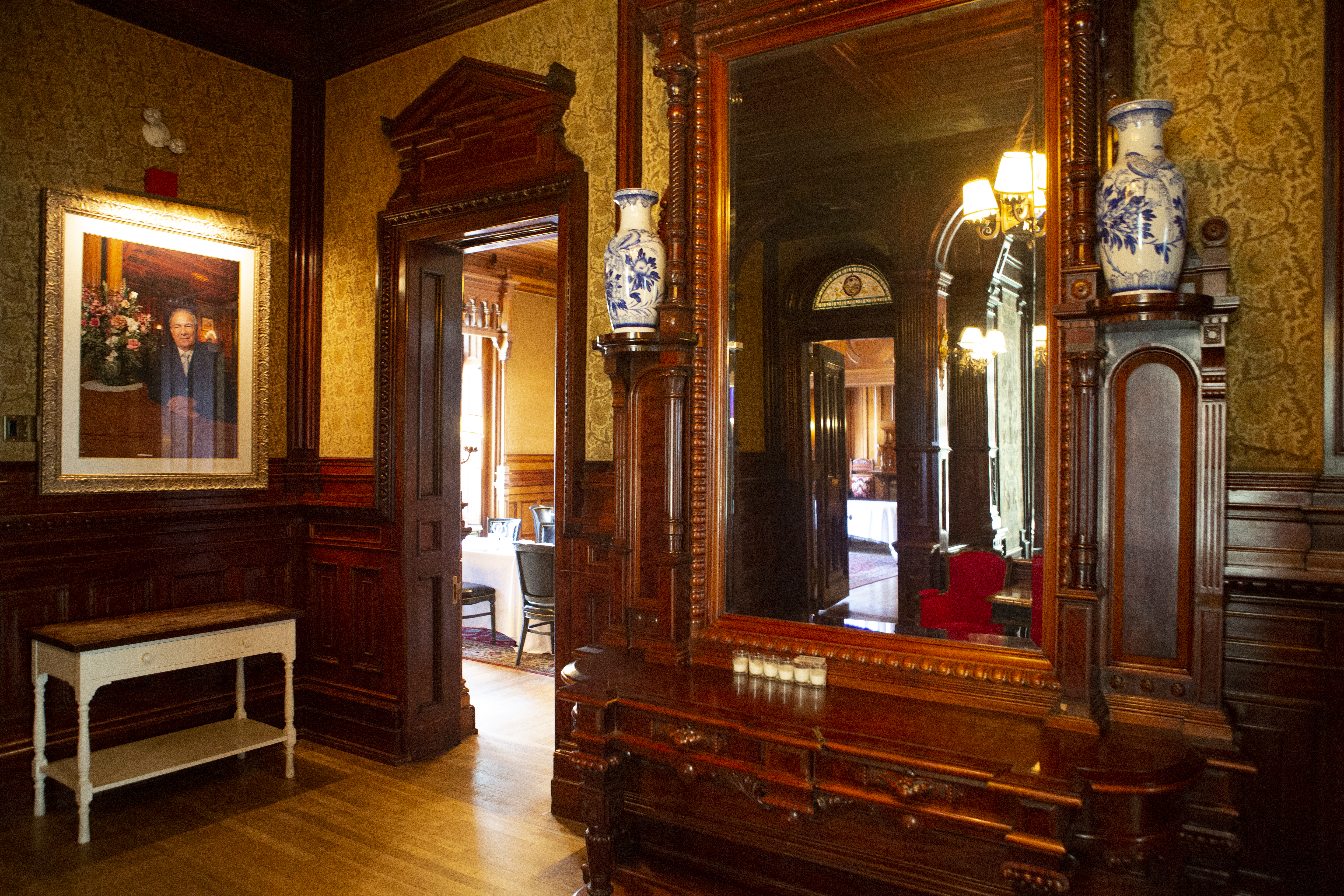 Le Mount Stephen upstairs meeting room Le Mount Stephen upstairs meeting room