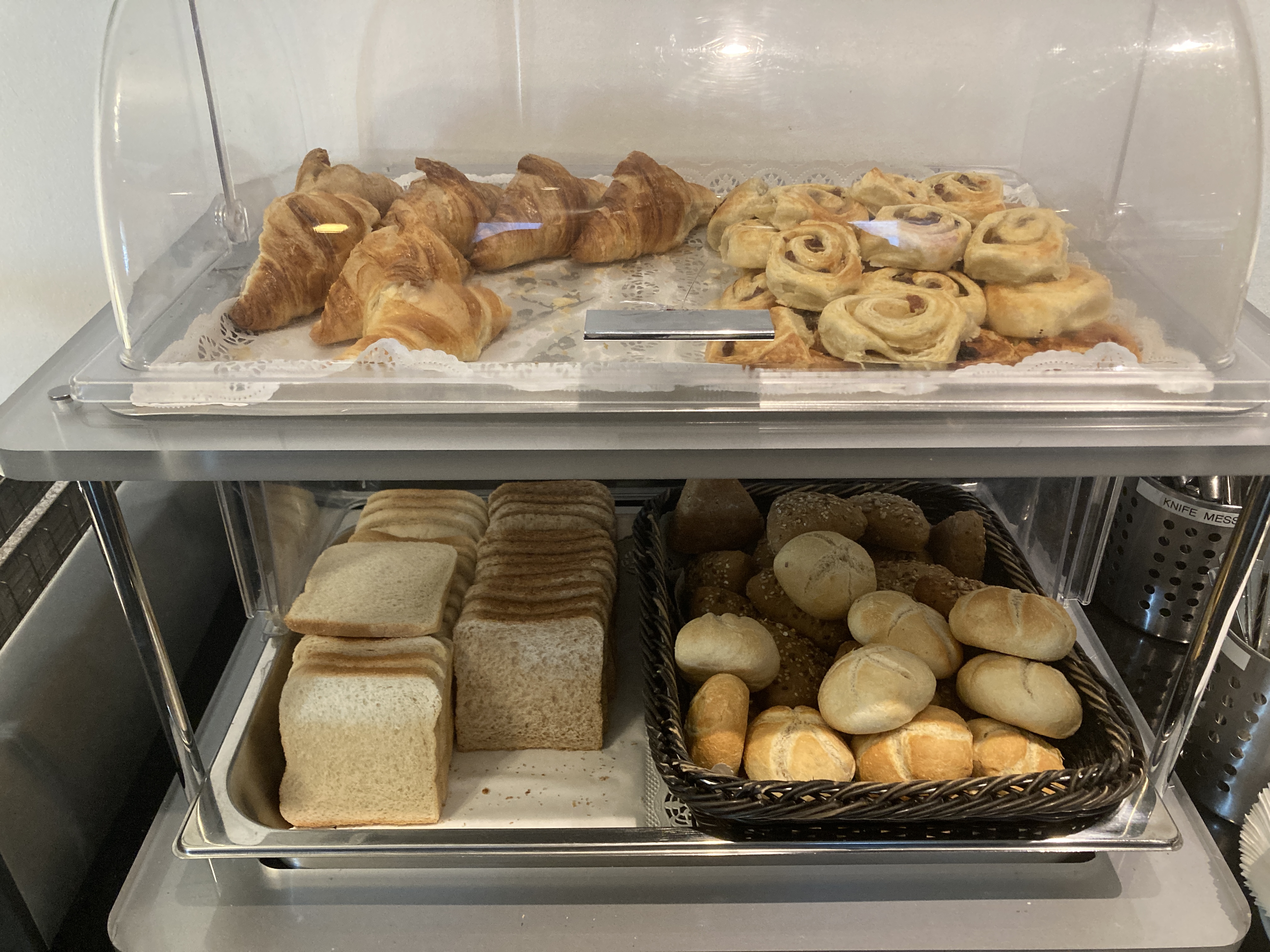LuxxLounge Frankfurt FRA buffet baked goods LuxxLounge Frankfurt FRA buffet baked goods