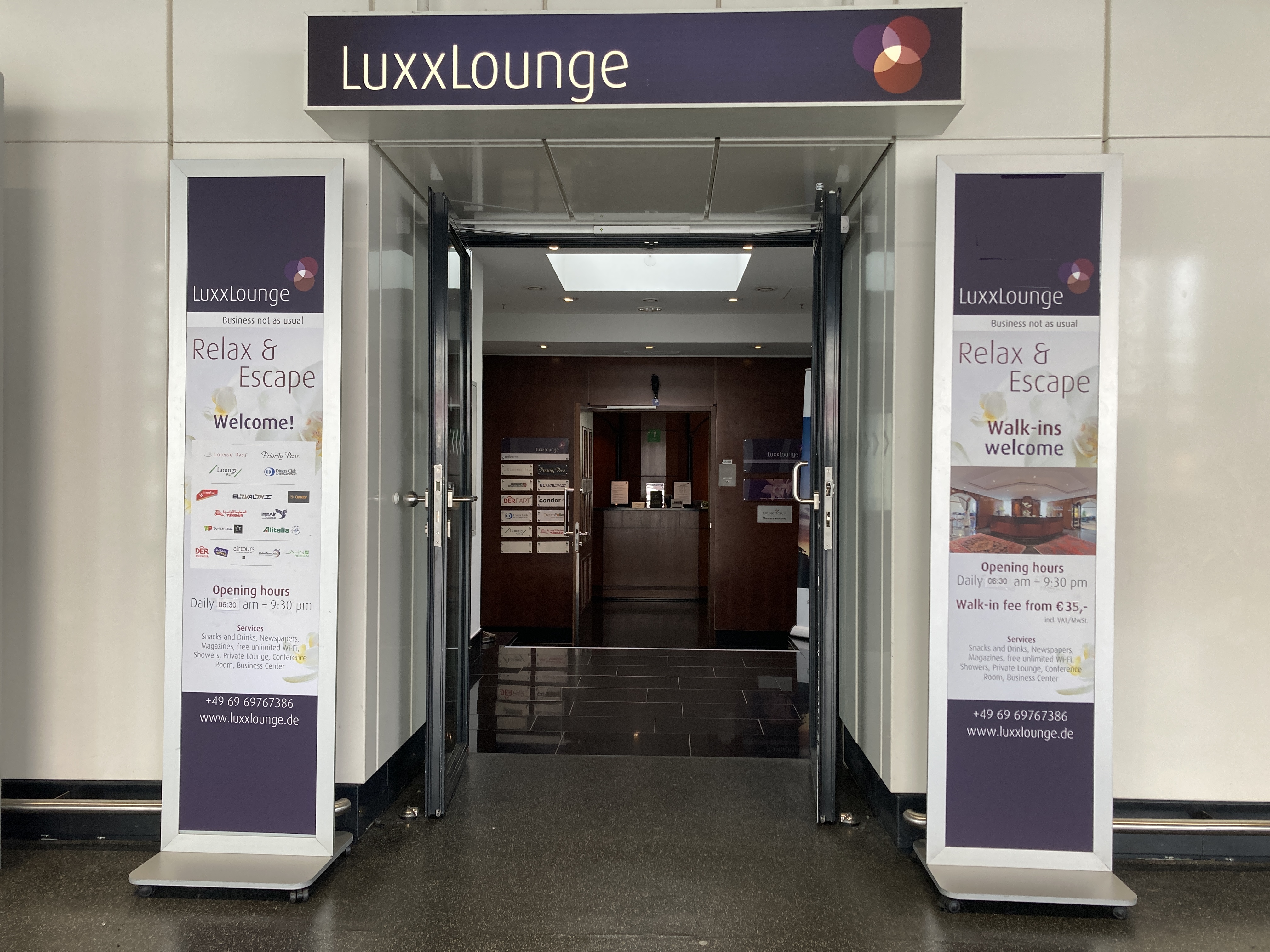 LuxxLounge Frankfurt FRA entrance LuxxLounge Frankfurt FRA entrance