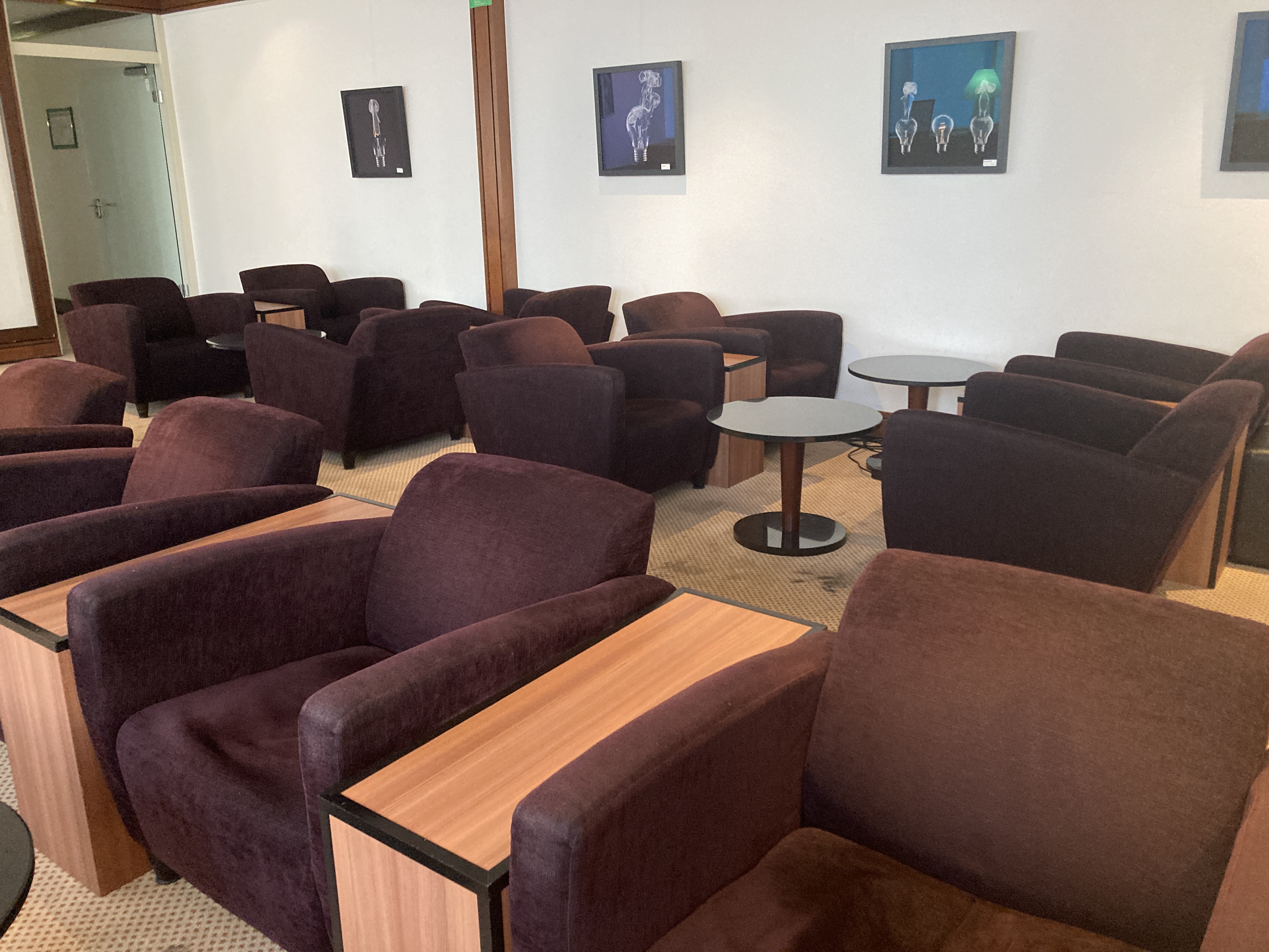 LuxxLounge Frankfurt FRA seating LuxxLounge Frankfurt FRA seating