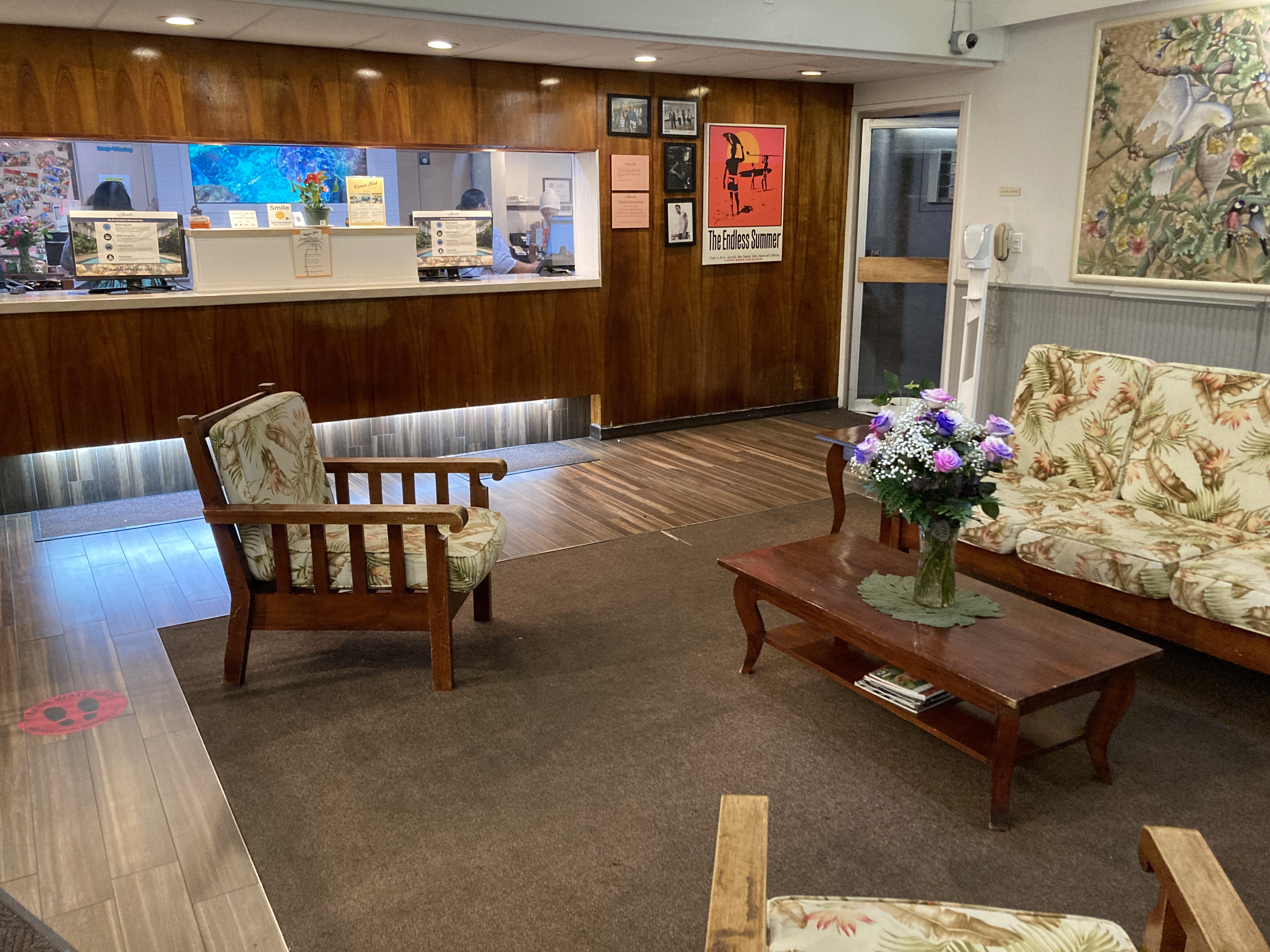 Pacific Marina Inn lobby