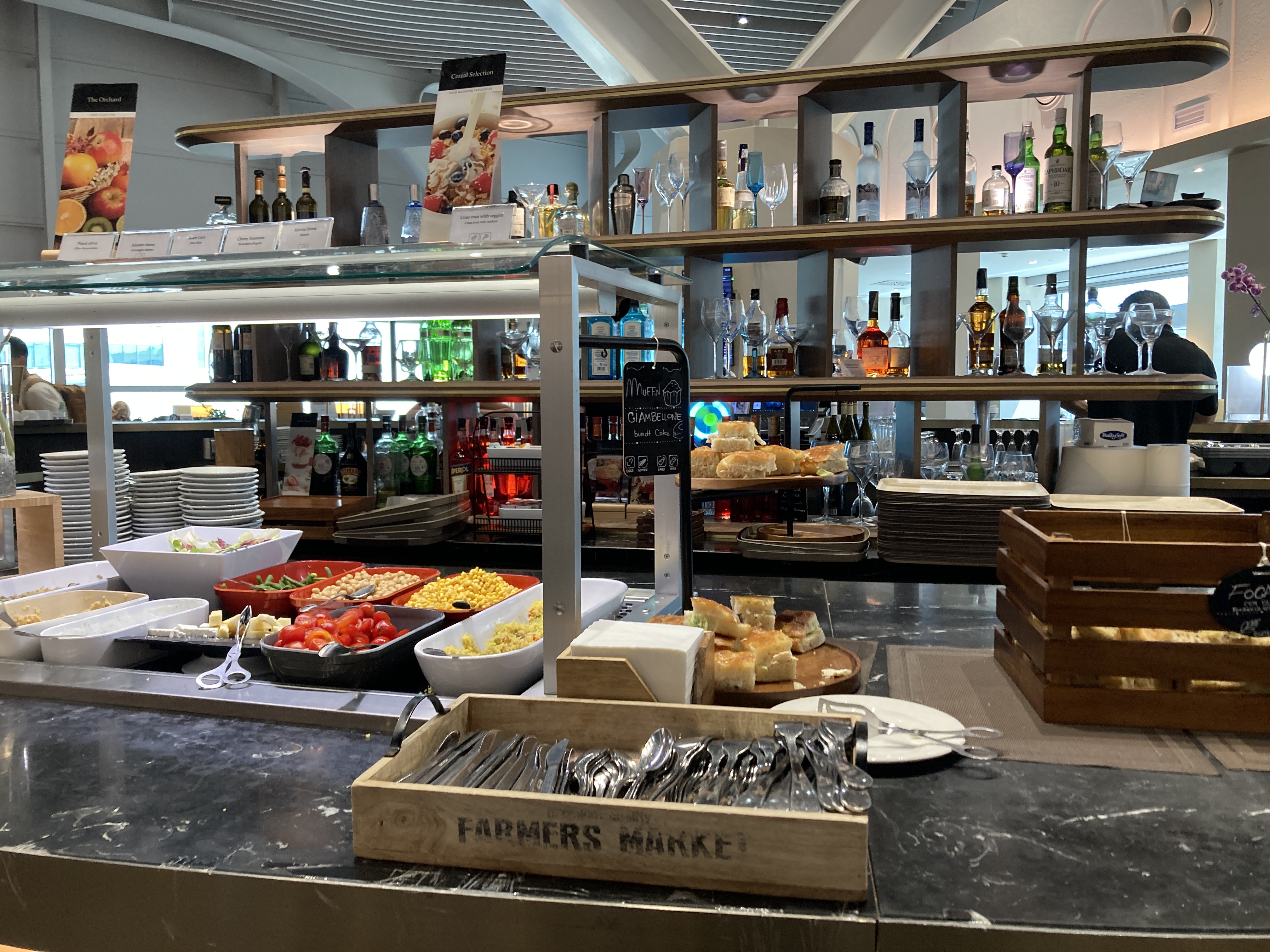 Plaza Premium Lounge Rome FCO salad bar and bar