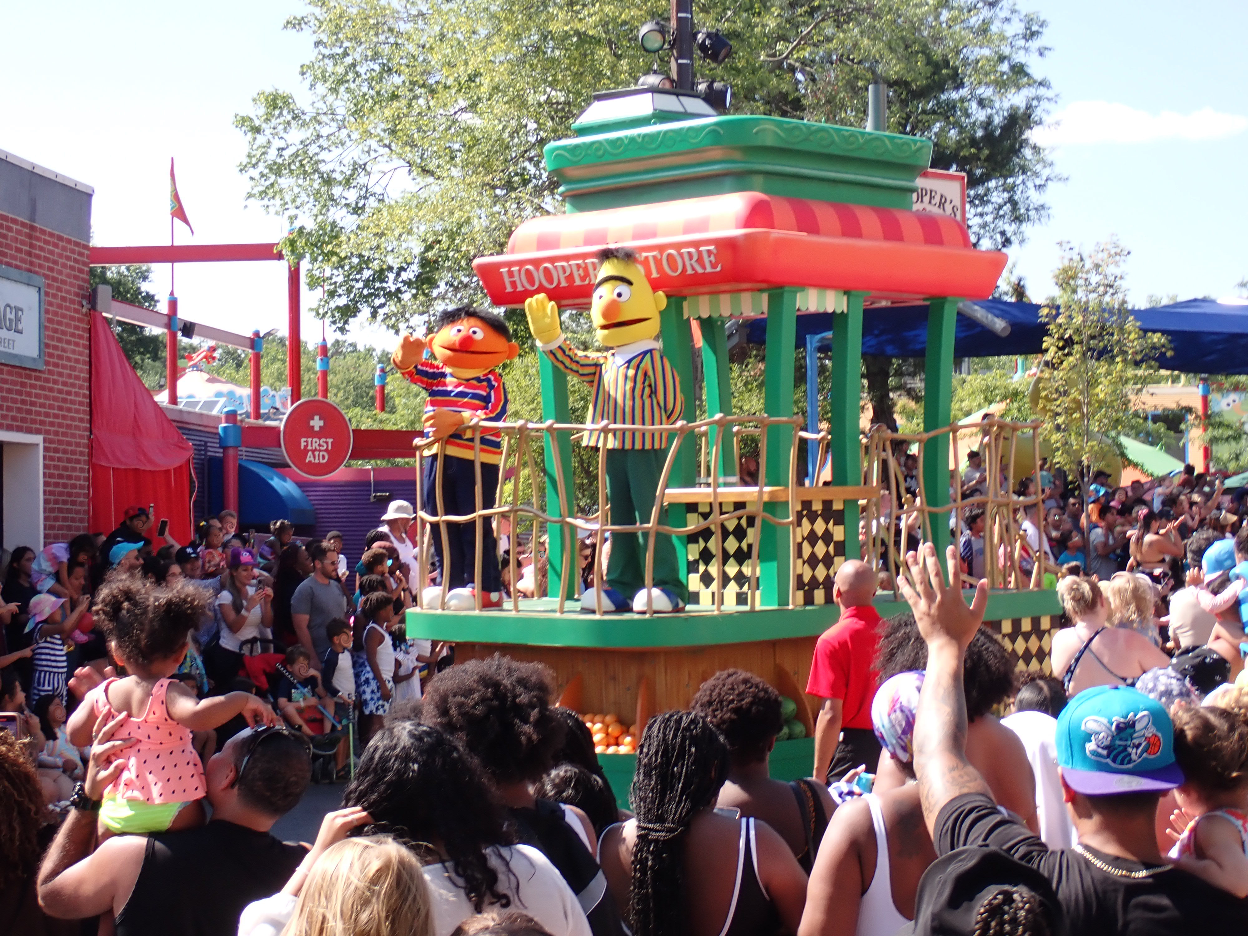 Sesame Place Bert Ernie parade