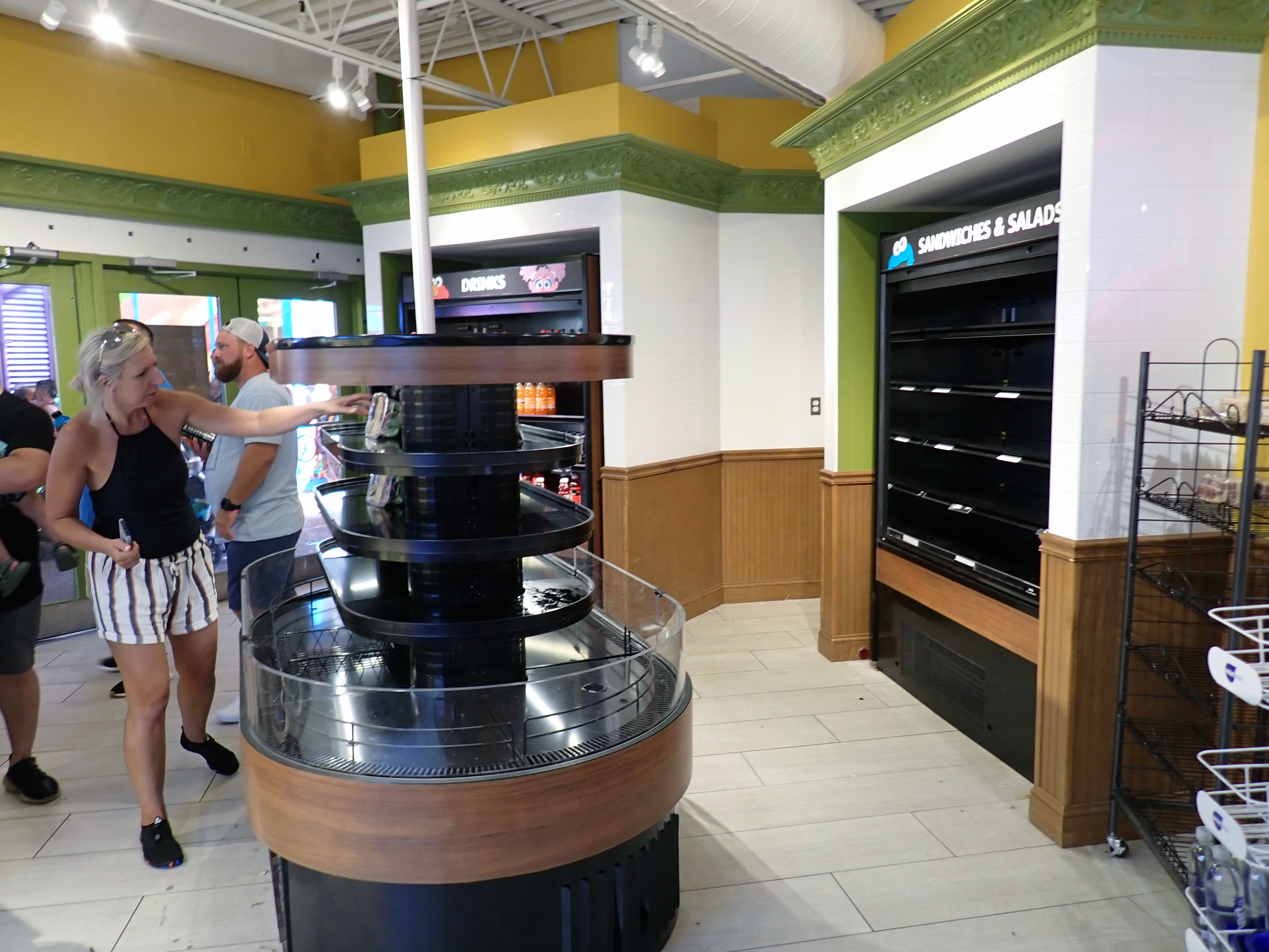 Sesame Place takeout food empty shelves