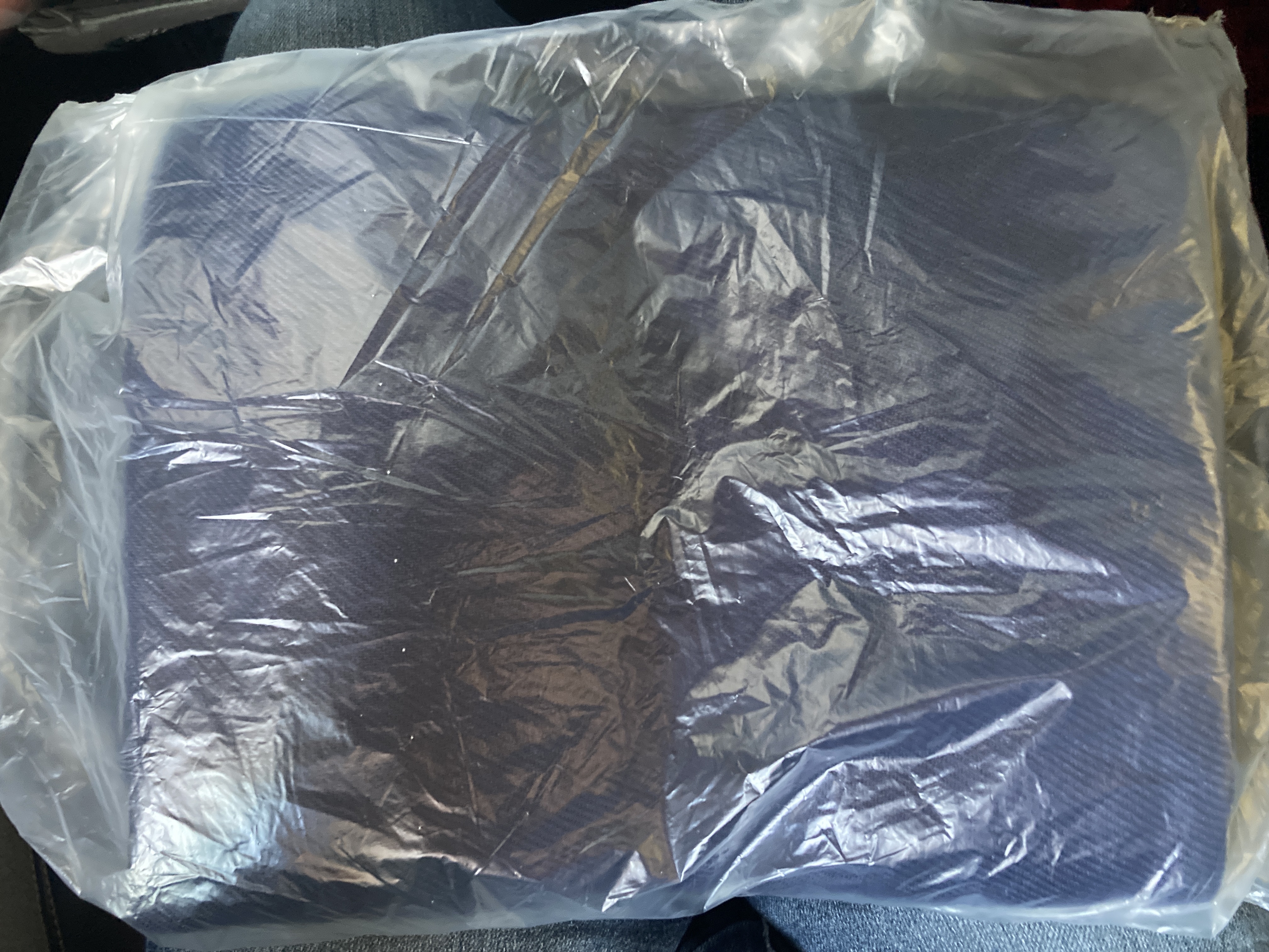 United B737 800 Island Hopper HNL PNI blanket