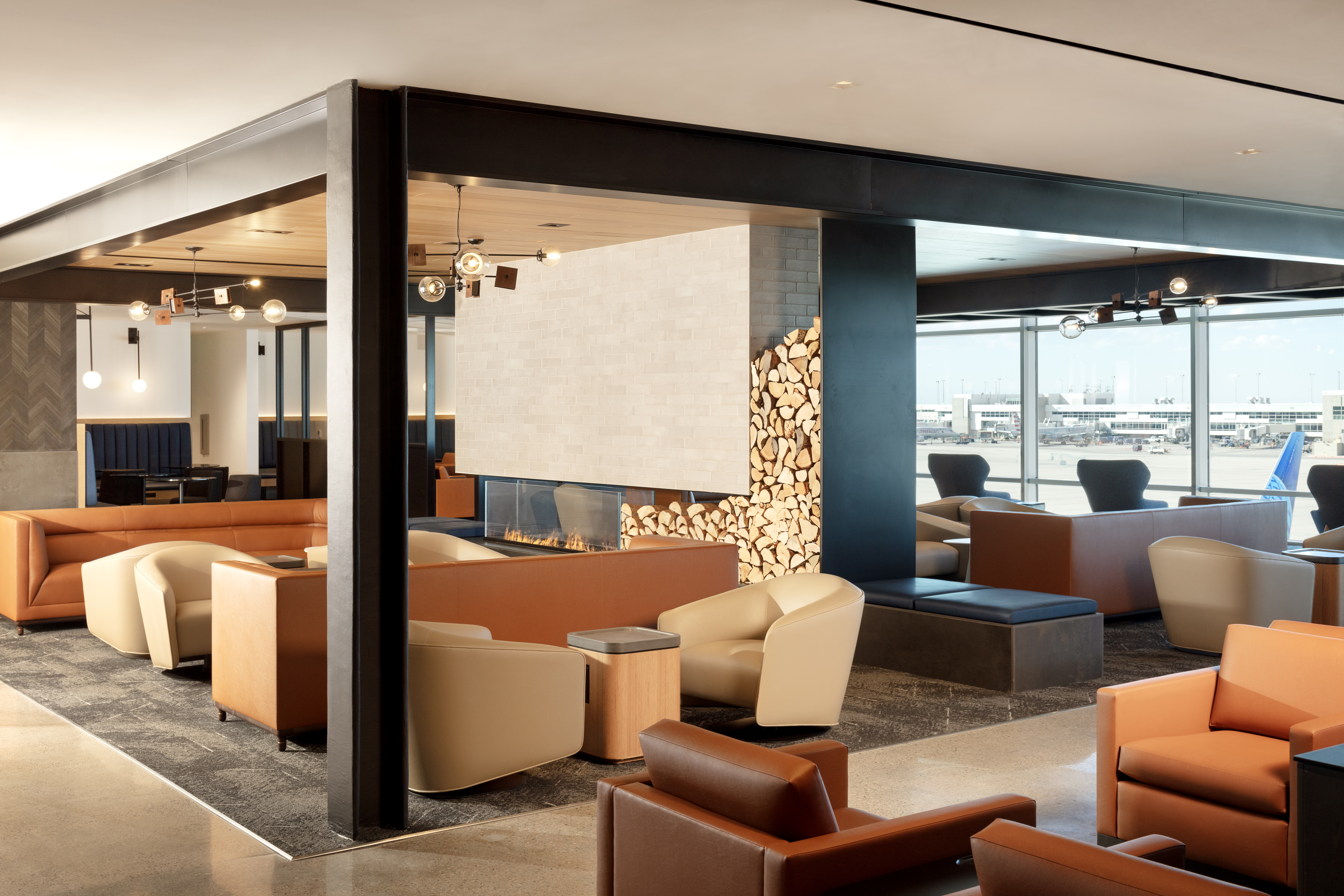United Club DEN B East Seating Fireplace
