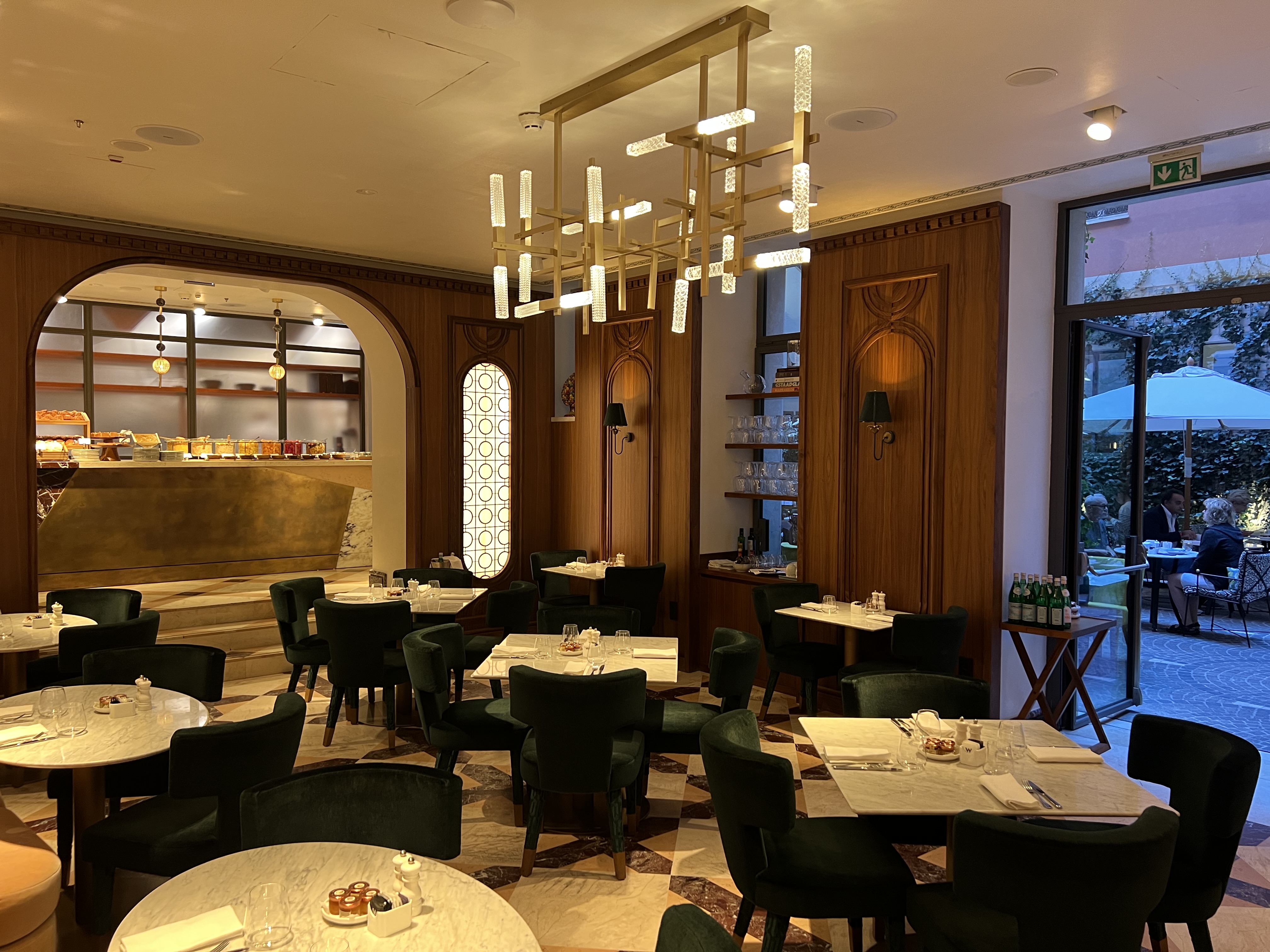 W Rome FnB breakfast inside