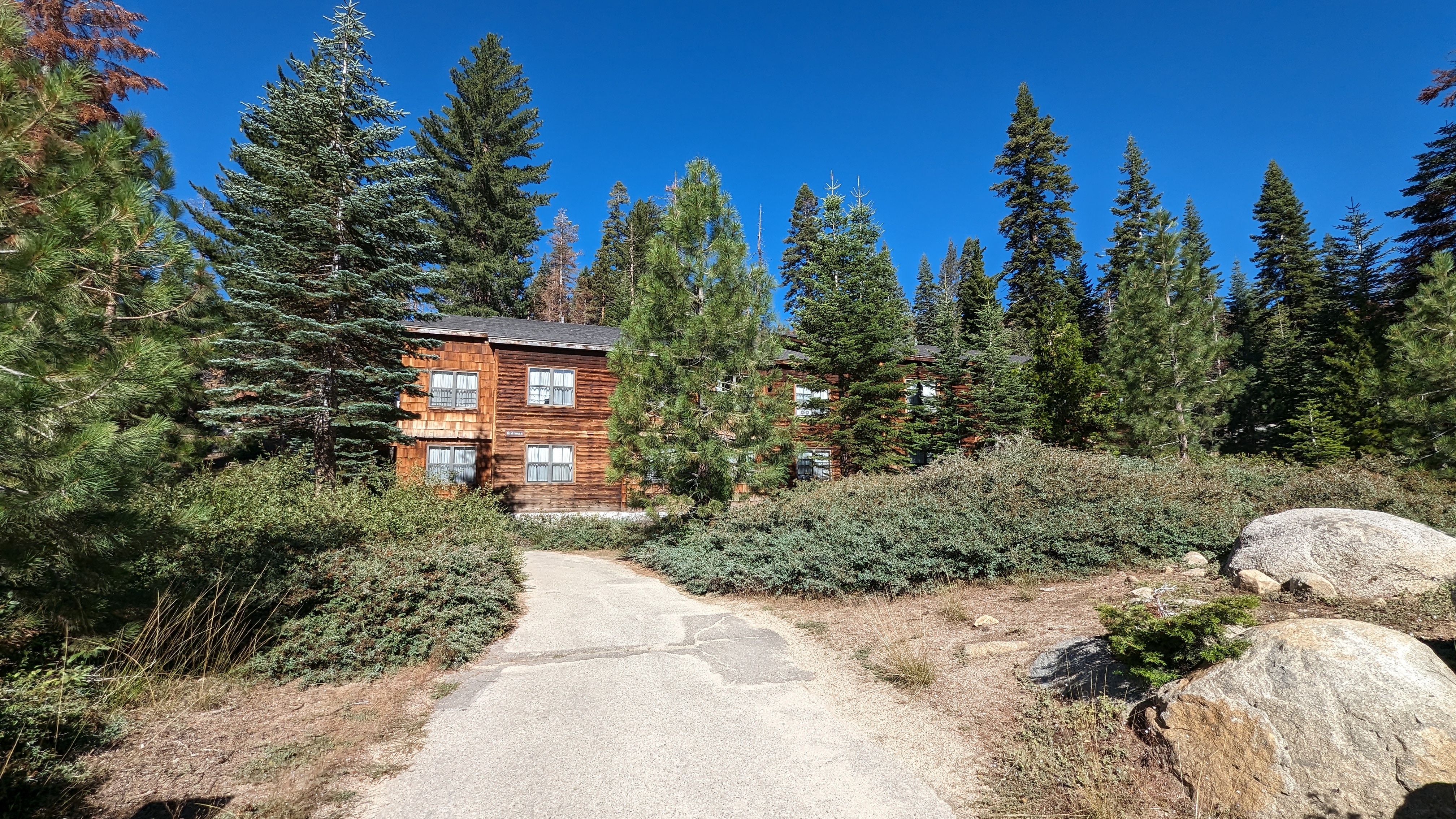 Wuksachi Lodge Sequoia National Park Sillman House walkway Wuksachi Lodge Sequoia National Park Sillman House walkway