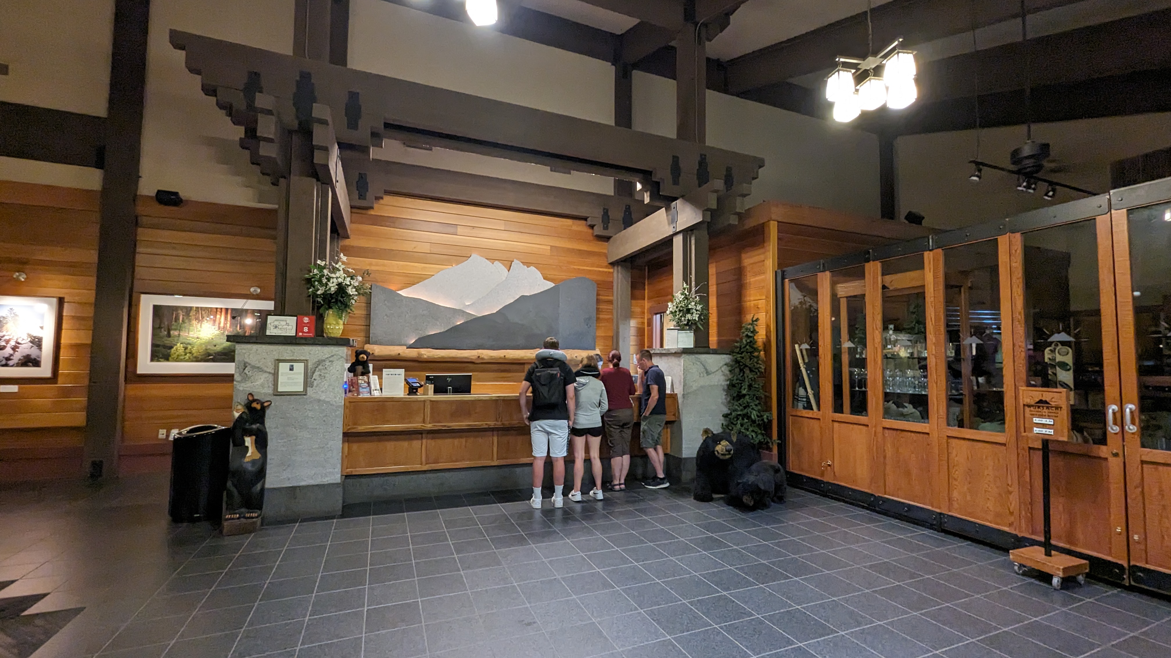 Wuksachi Lodge Sequoia National Park lodge lobby check in area Wuksachi Lodge Sequoia National Park lodge lobby check in area