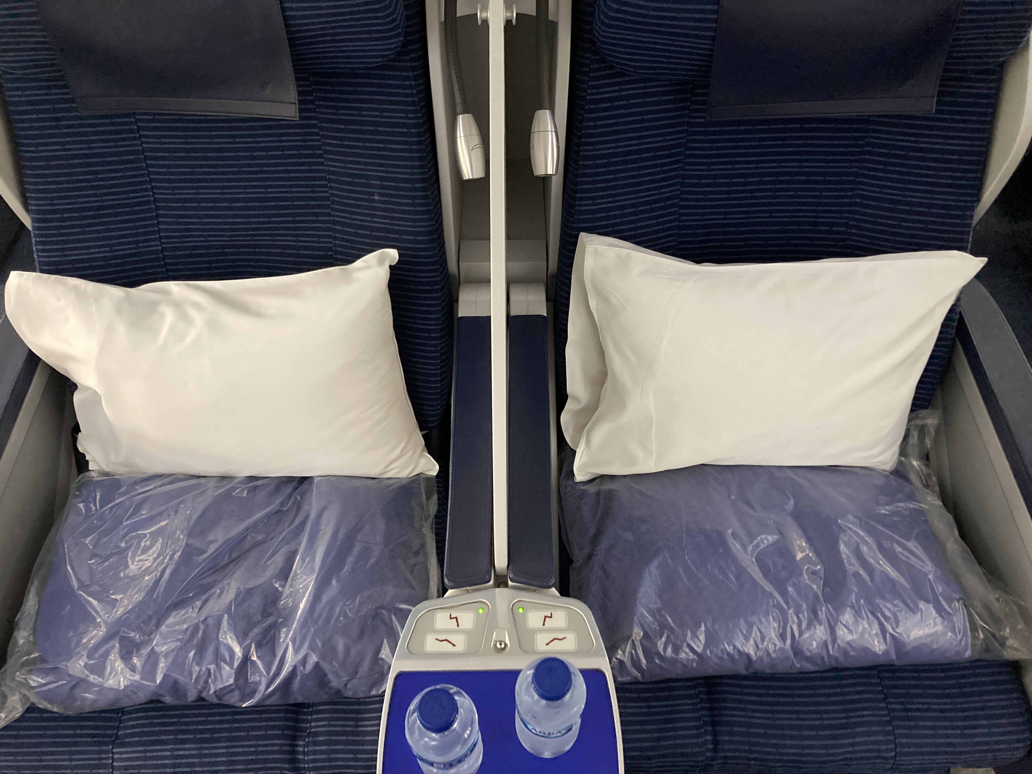 ANA B787 8 business class seats closeup ANA B787 8 business class seats closeup