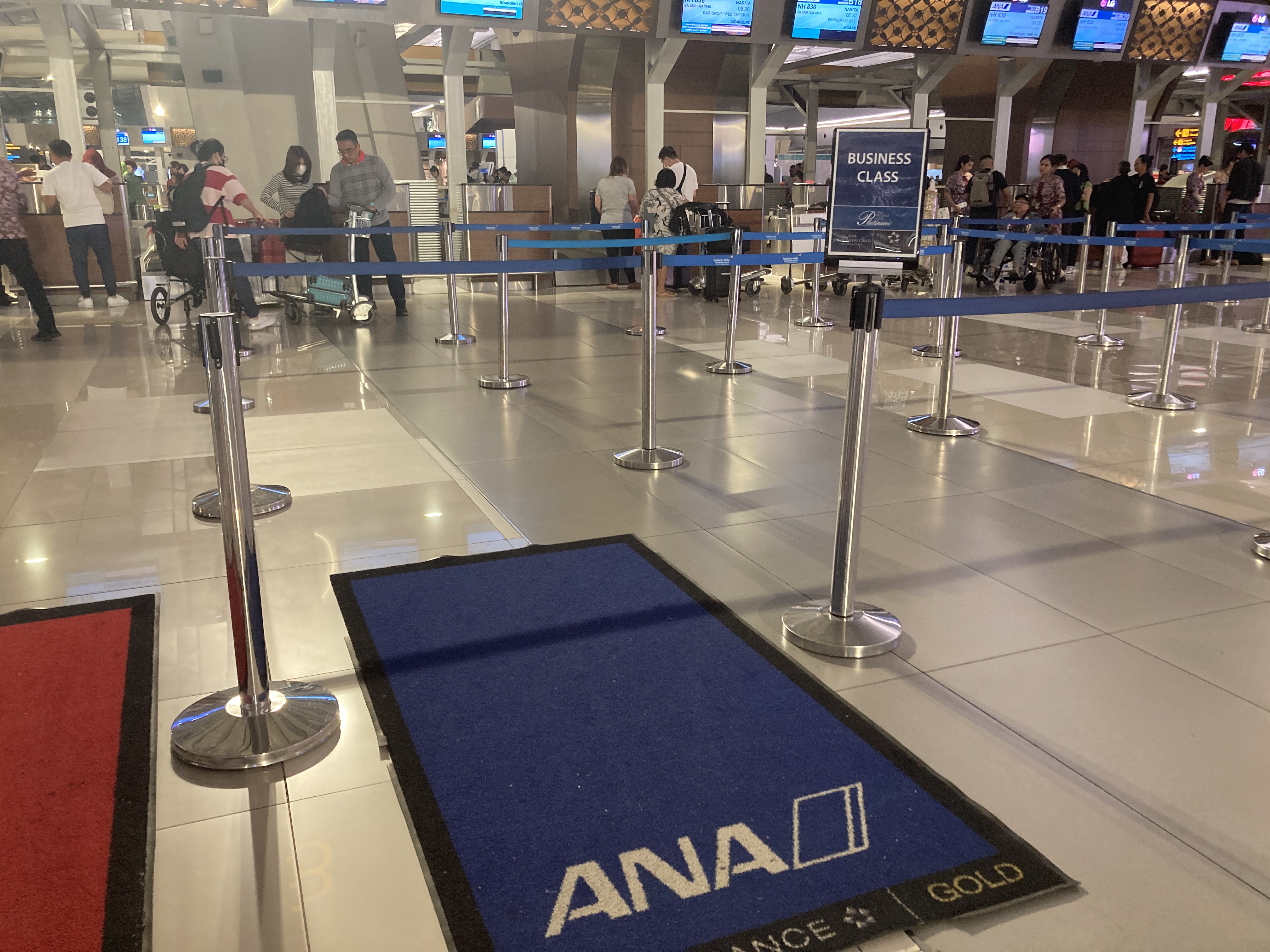 ANA business class check in at CGK ANA business class check in at CGK