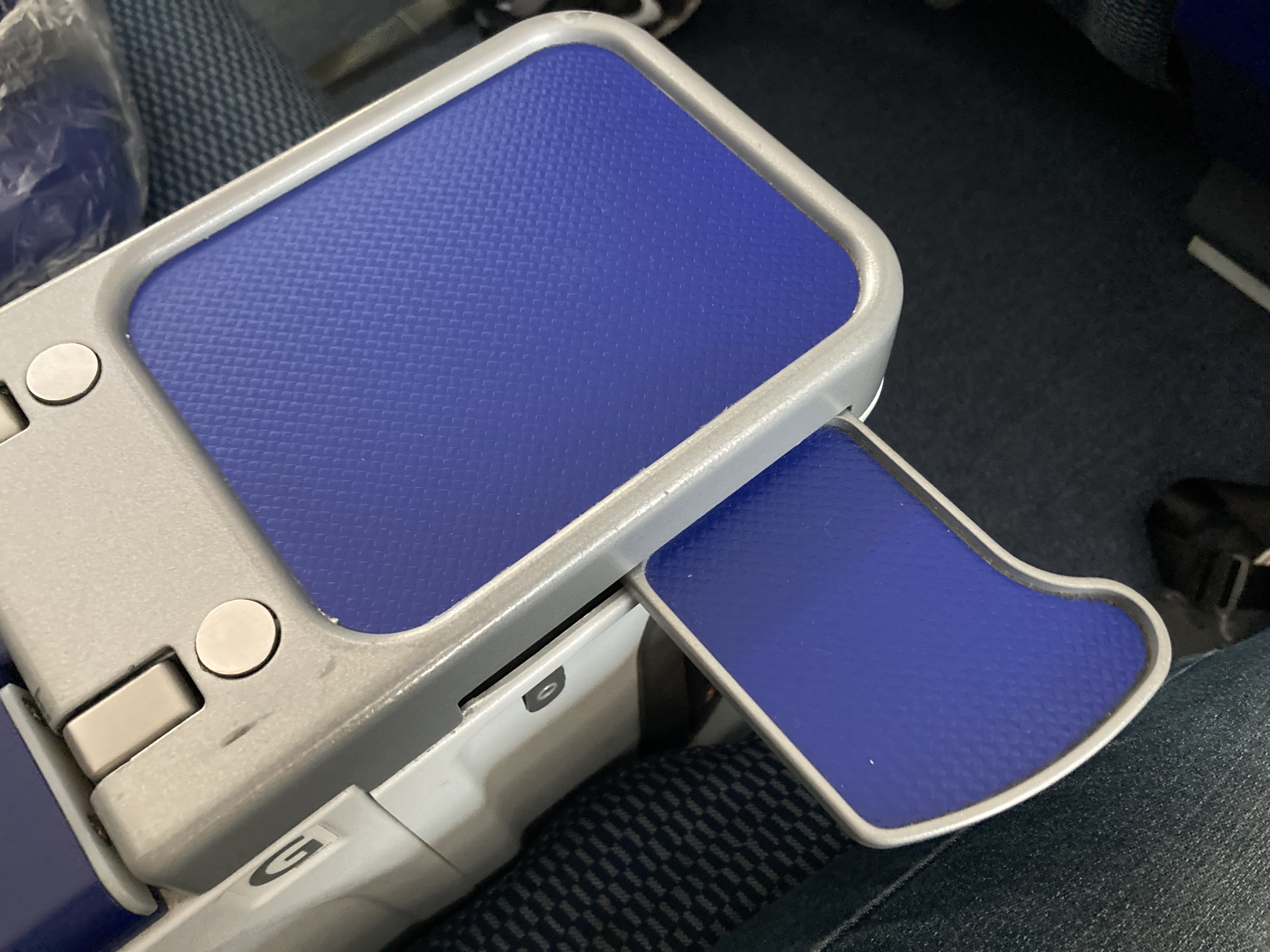 ANA premium economy Boeing 787 cup holder