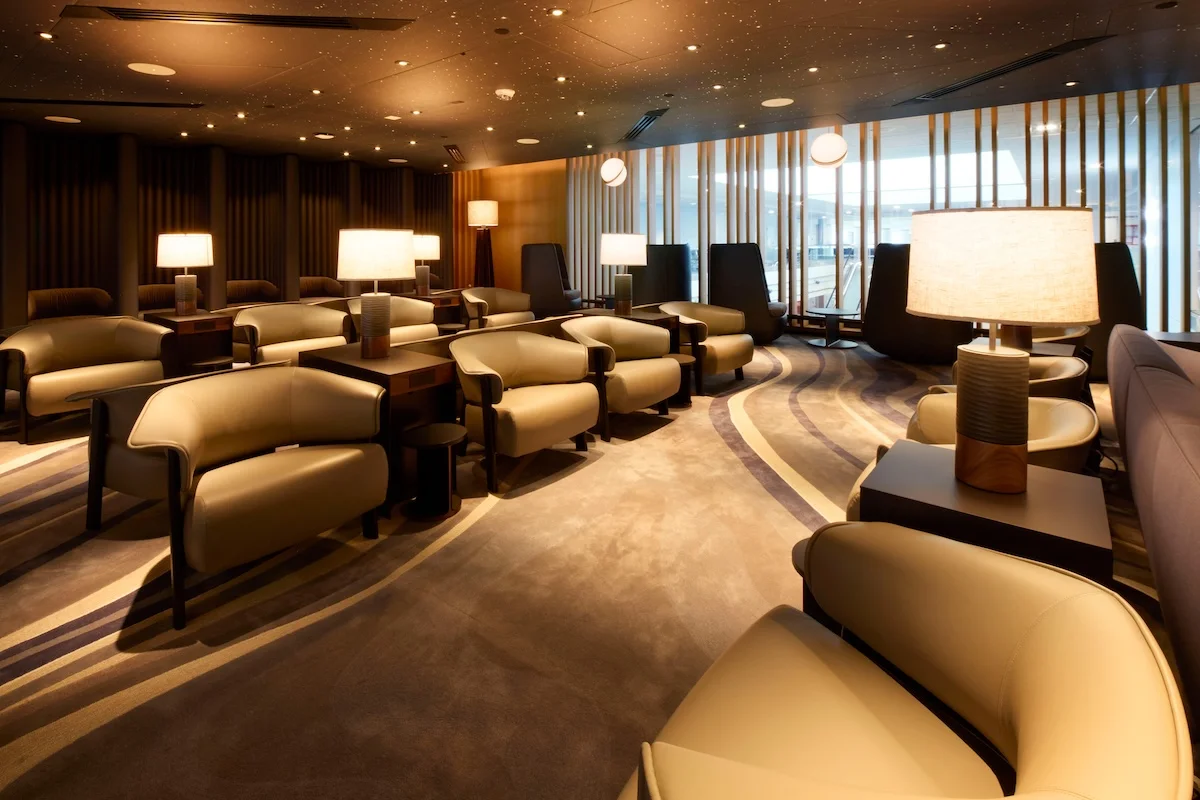 Admirals Club Denver AA Seating.jpg Admirals Club Denver AA Seating.jpg