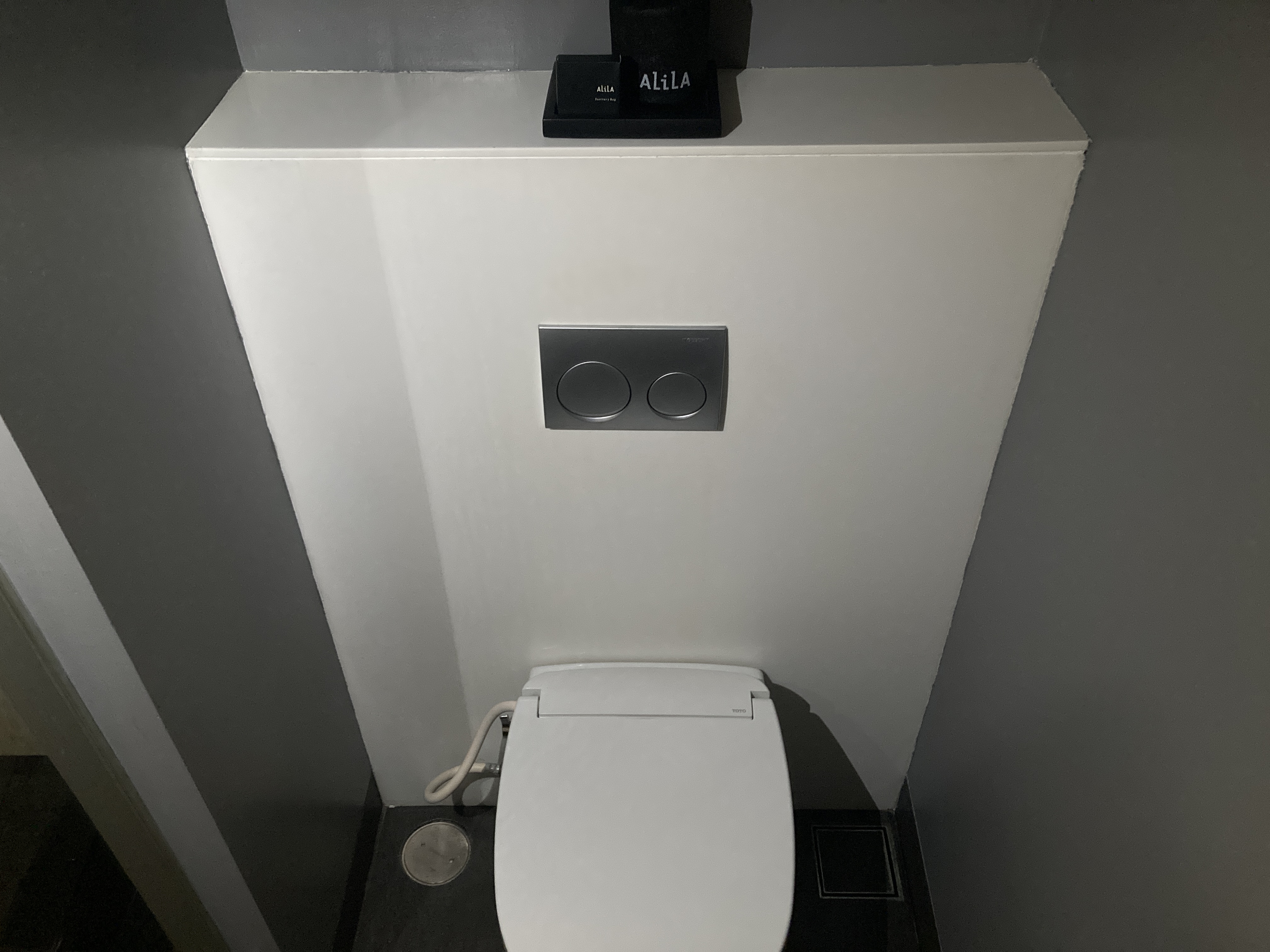 Alila SCBD Jakarta bathroom toilet Alila SCBD Jakarta bathroom toilet