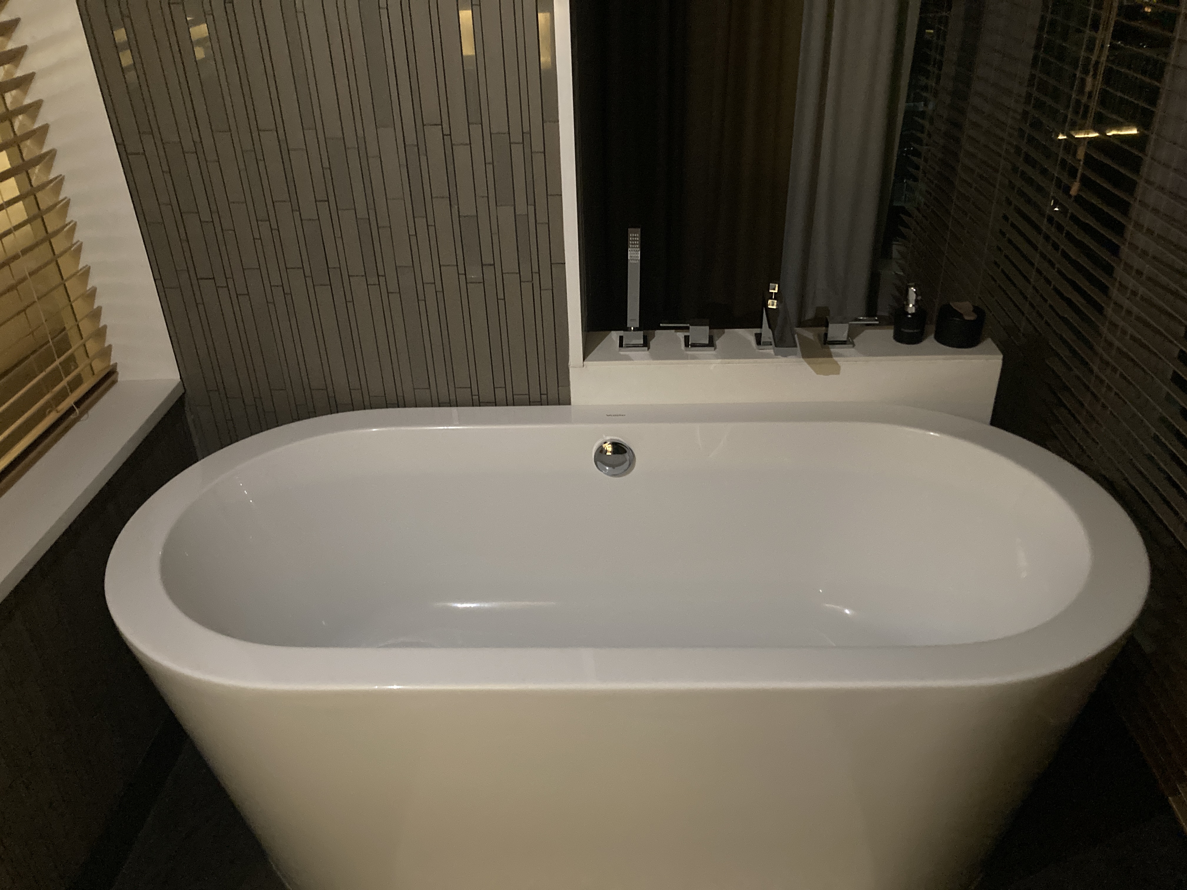 Alila SCBD Jakarta bathroom tub Alila SCBD Jakarta bathroom tub