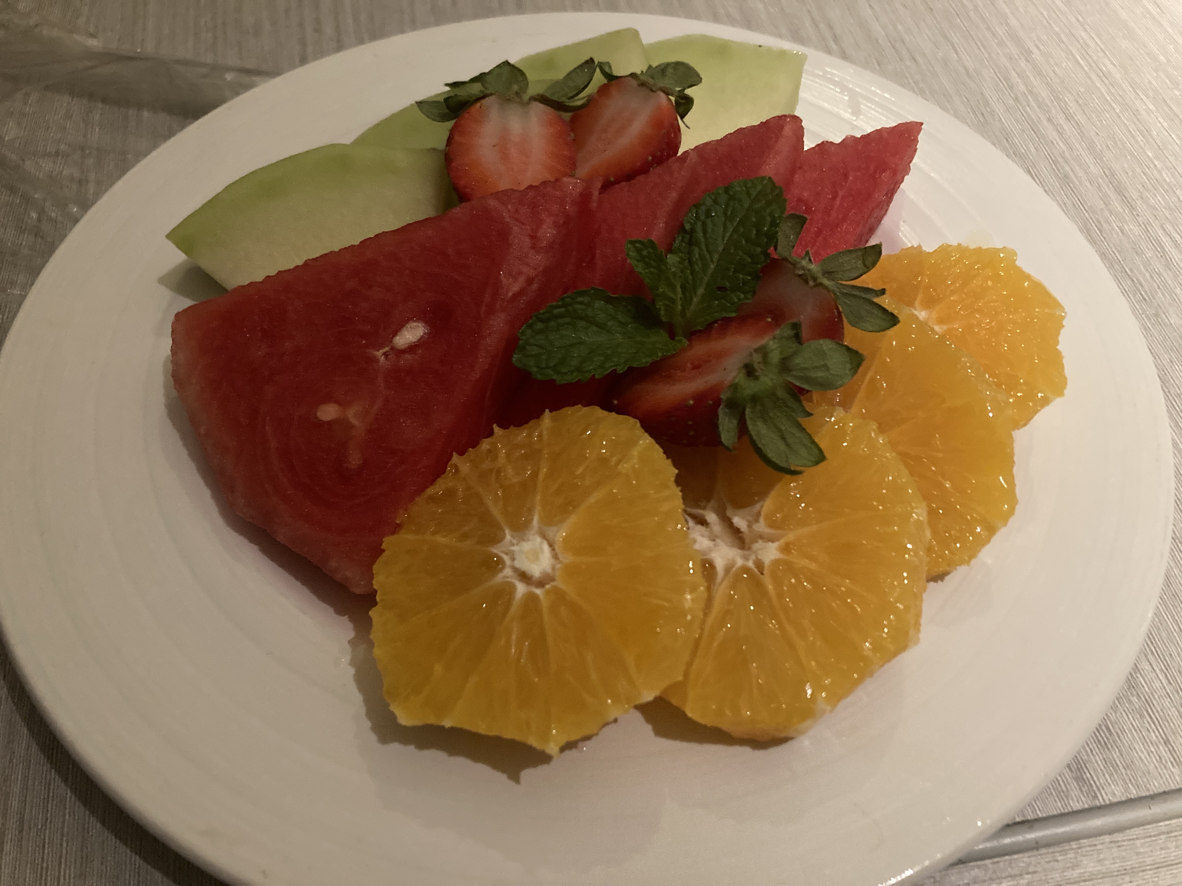 Alila SCBD Jakarta fruit welcome gift Alila SCBD Jakarta fruit welcome gift
