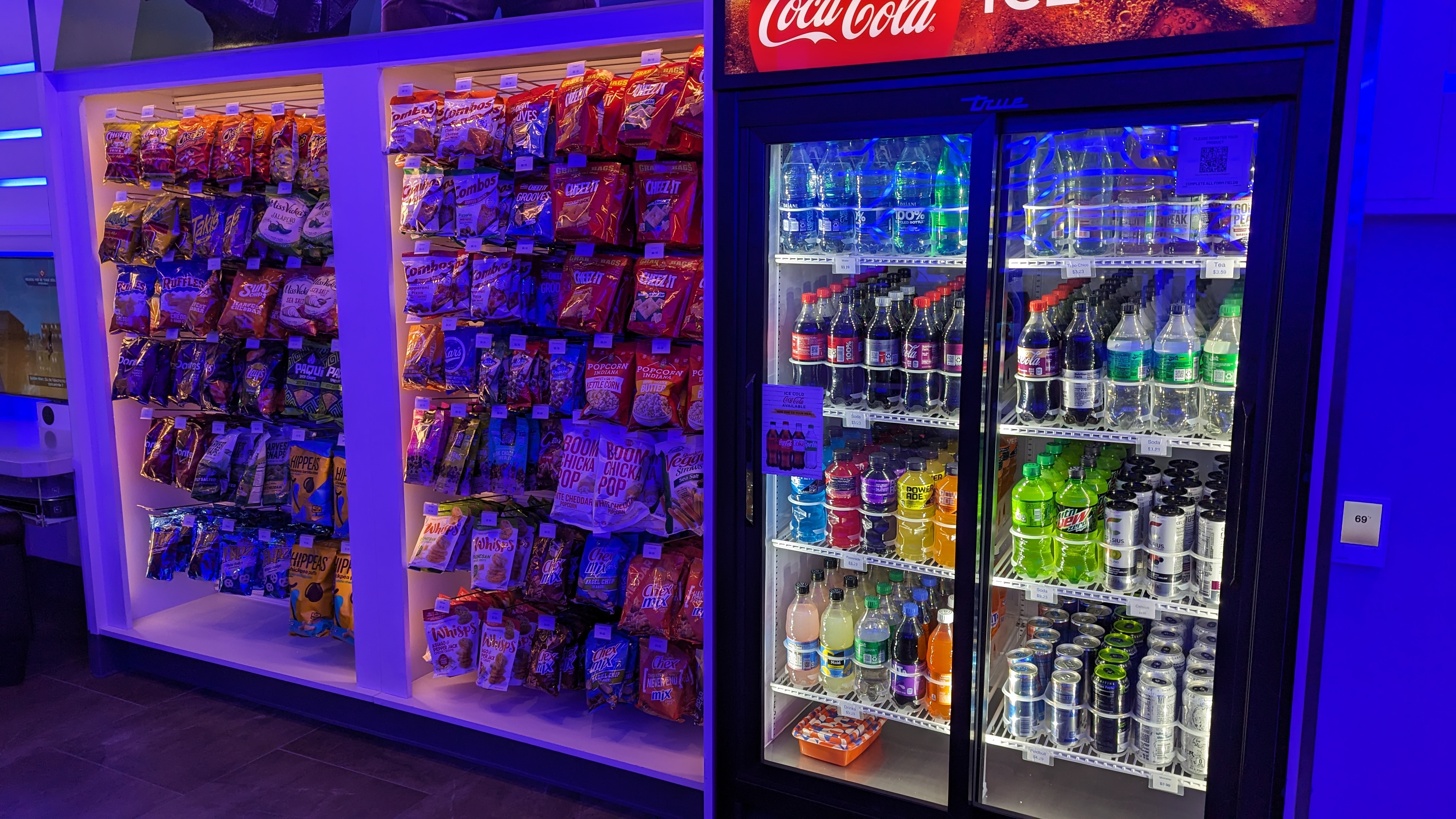 Gameway HOU lounge drinks and snacks