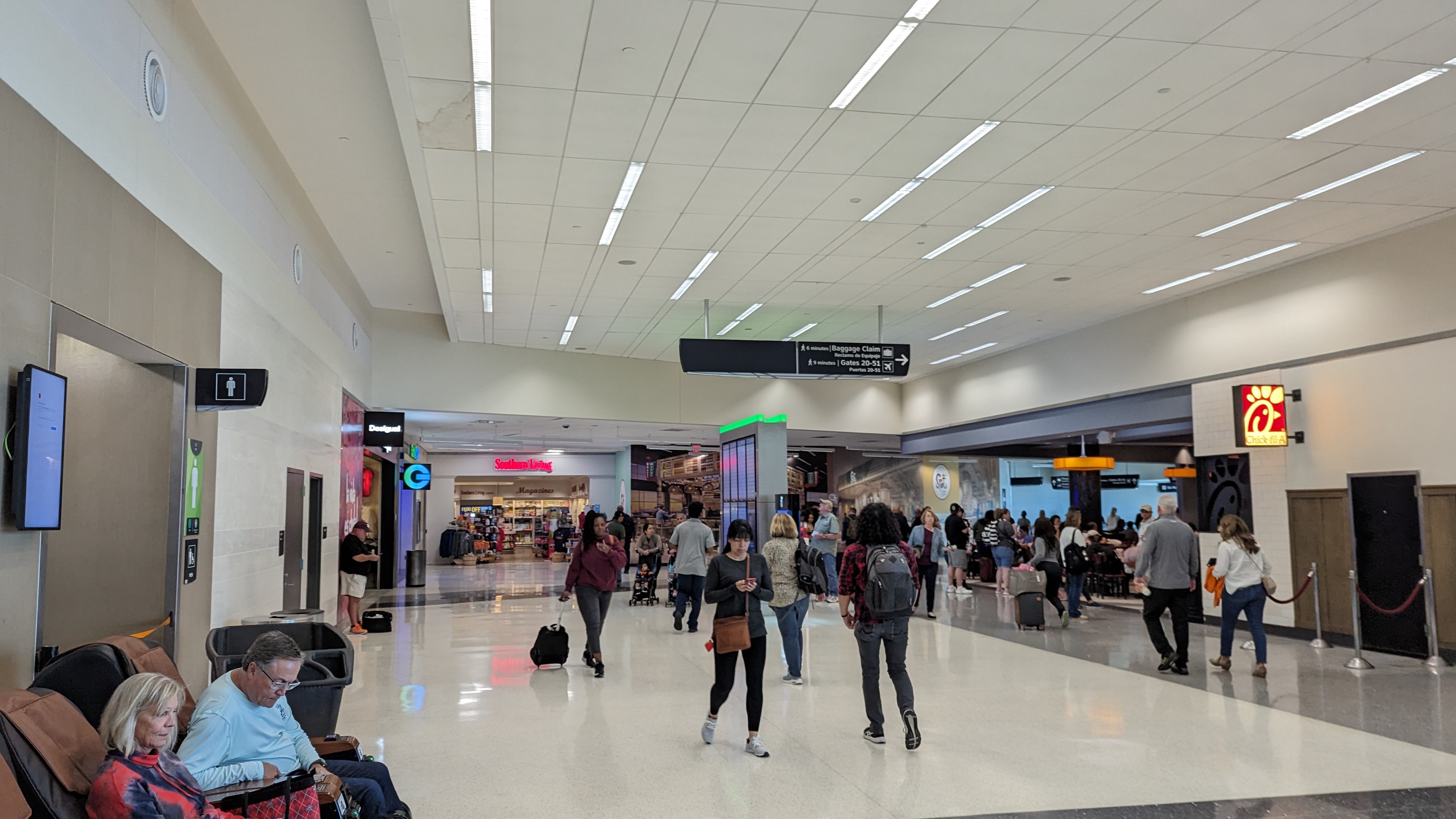 Gameway HOU lounge terminal area