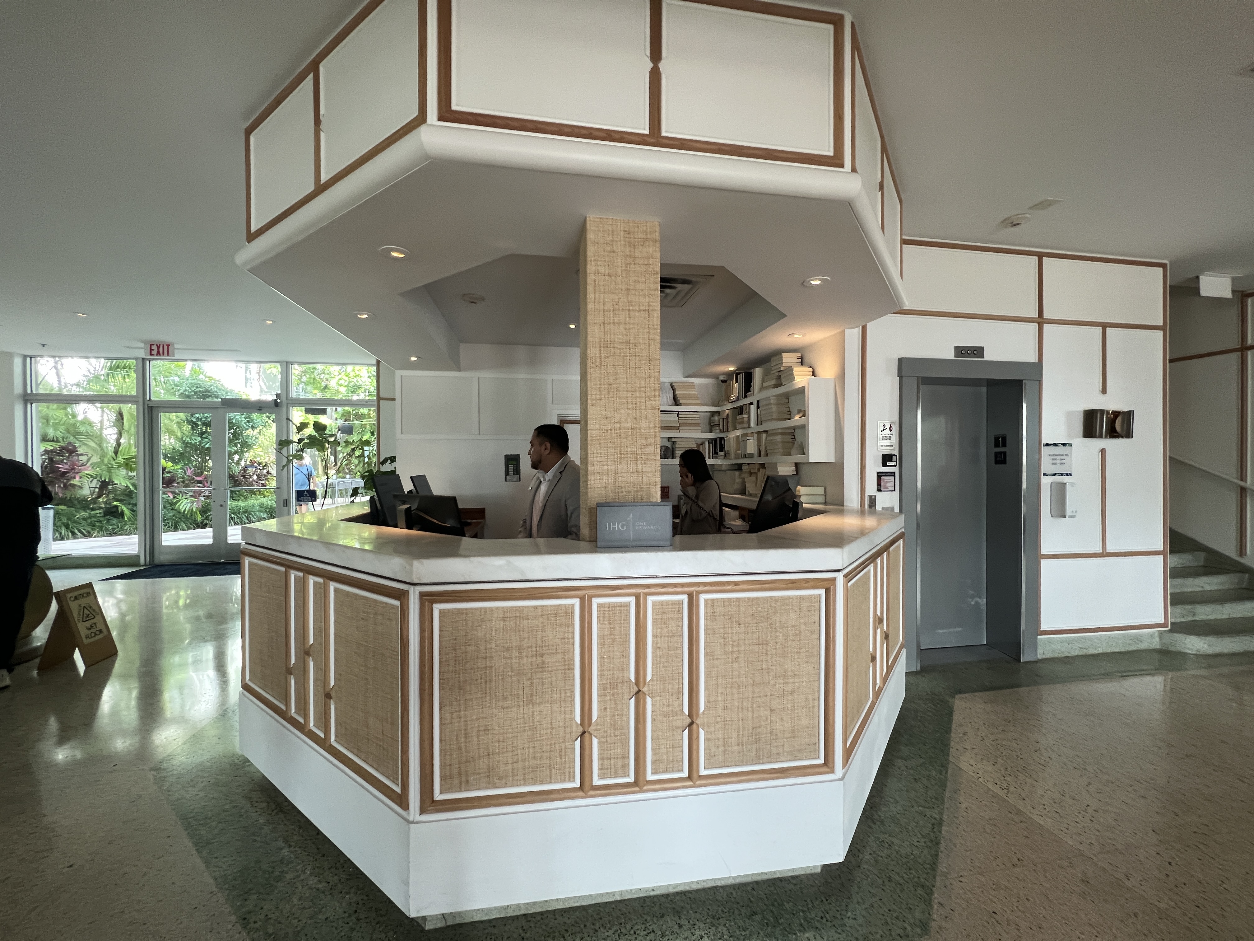 Kimpton Surfcomber Front Desk