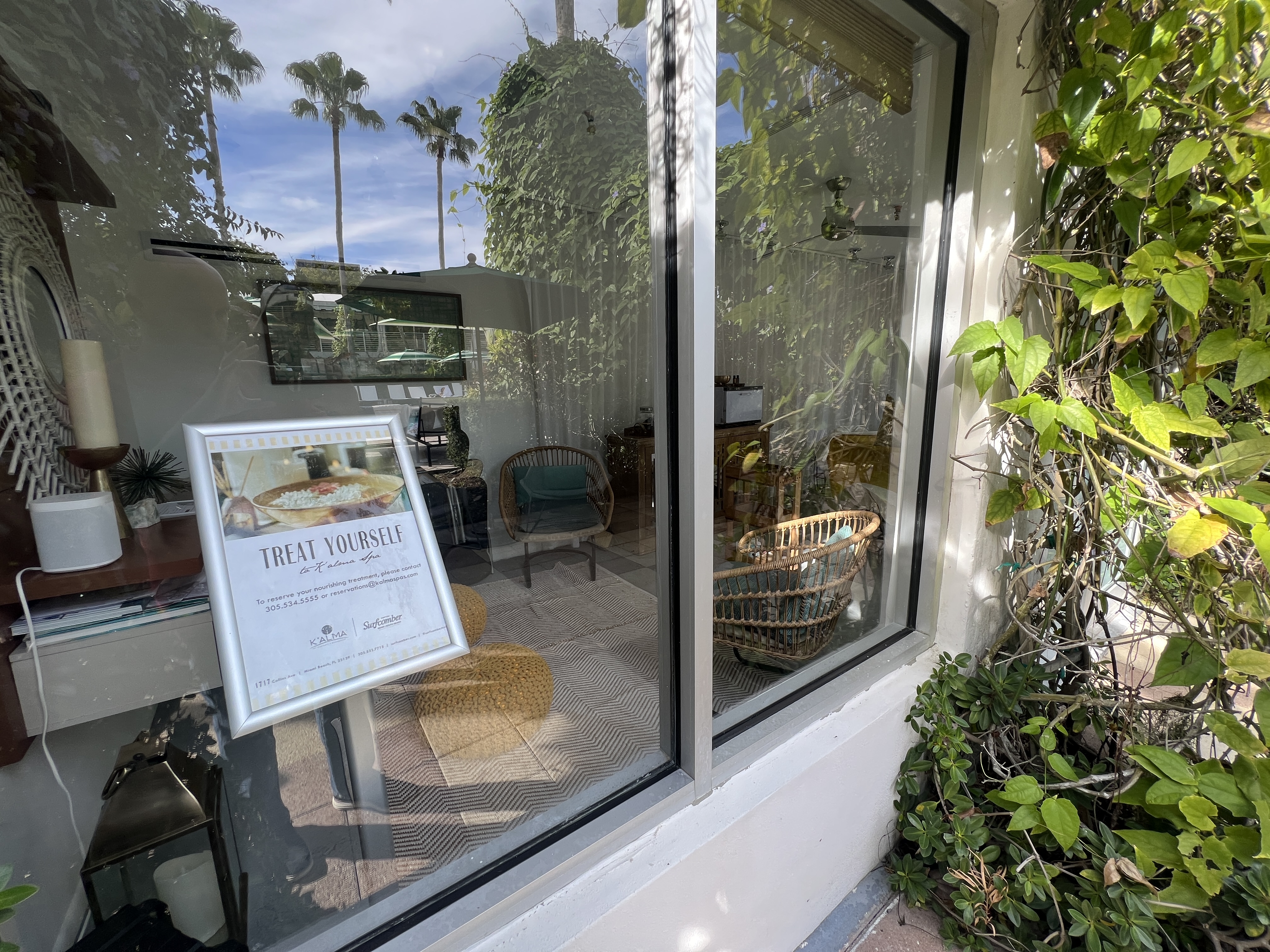 Kimpton Surfcomber Spa Exterior
