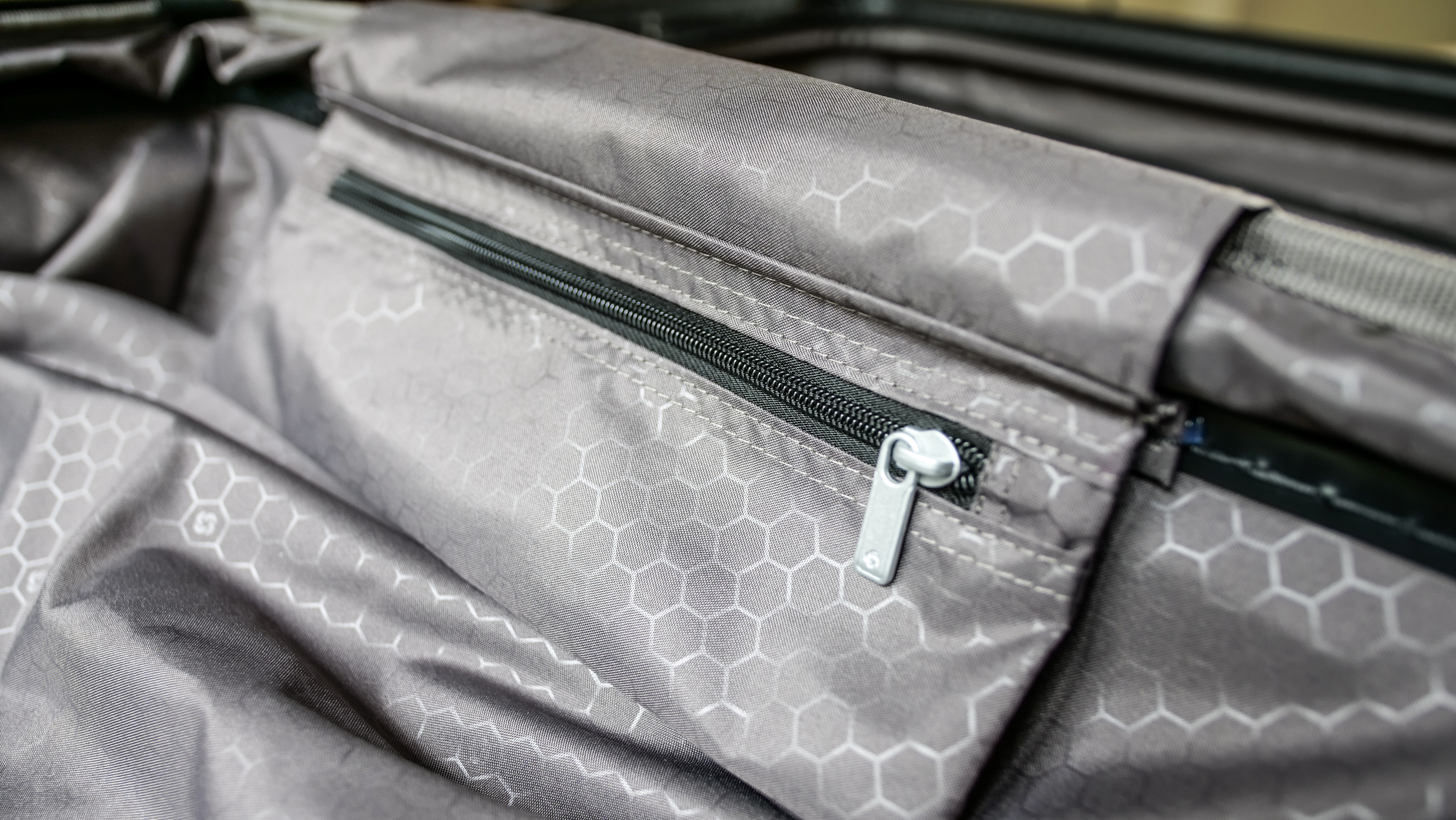 Samsonite Freeform Center pocket Samsonite Freeform Center pocket
