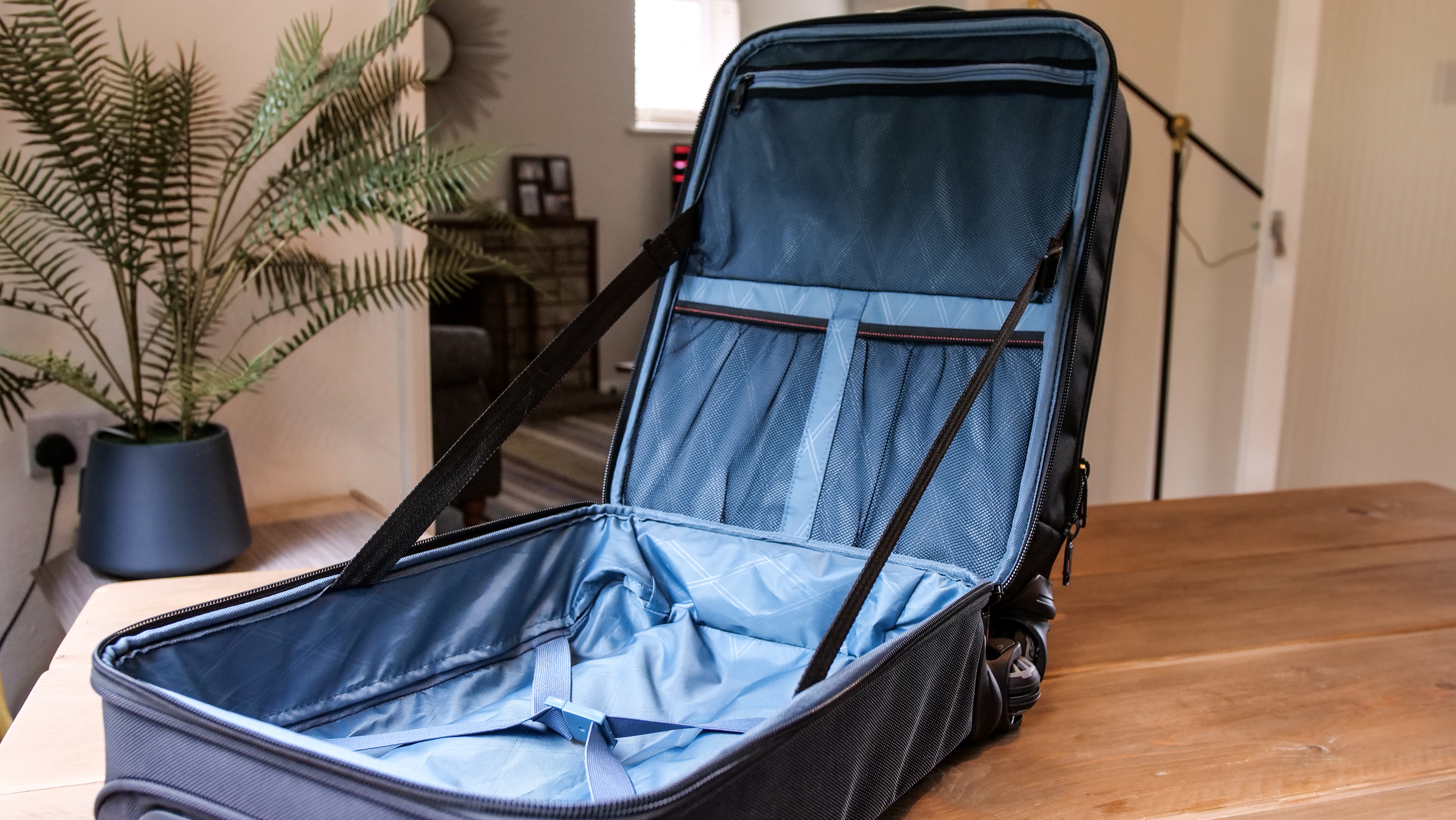 Samsonite Pro Travel Softside Interior Compartments