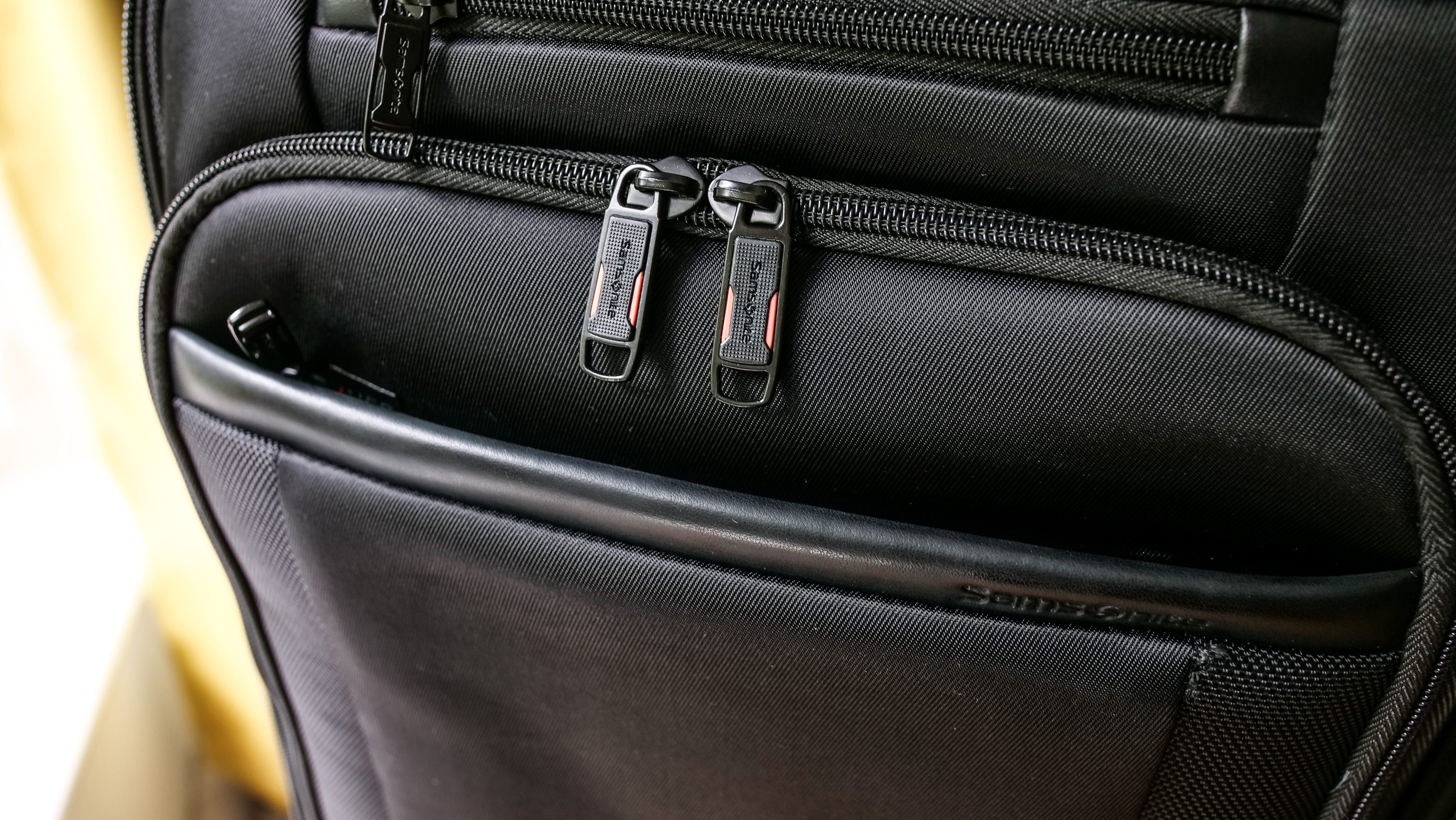 Samsonite Pro Travel Softside Material