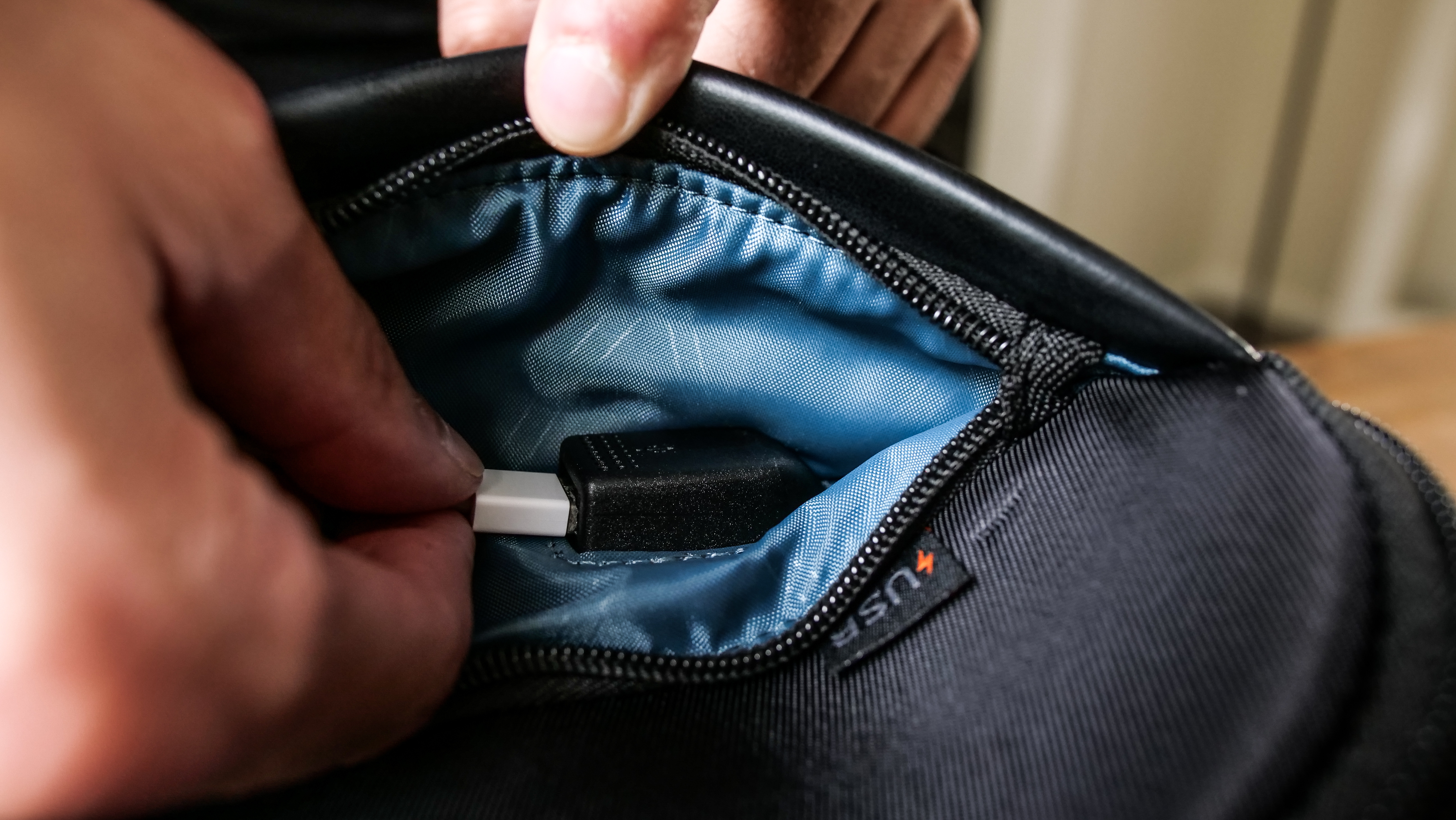 Samsonite Pro Travel Softside USB Charging Port