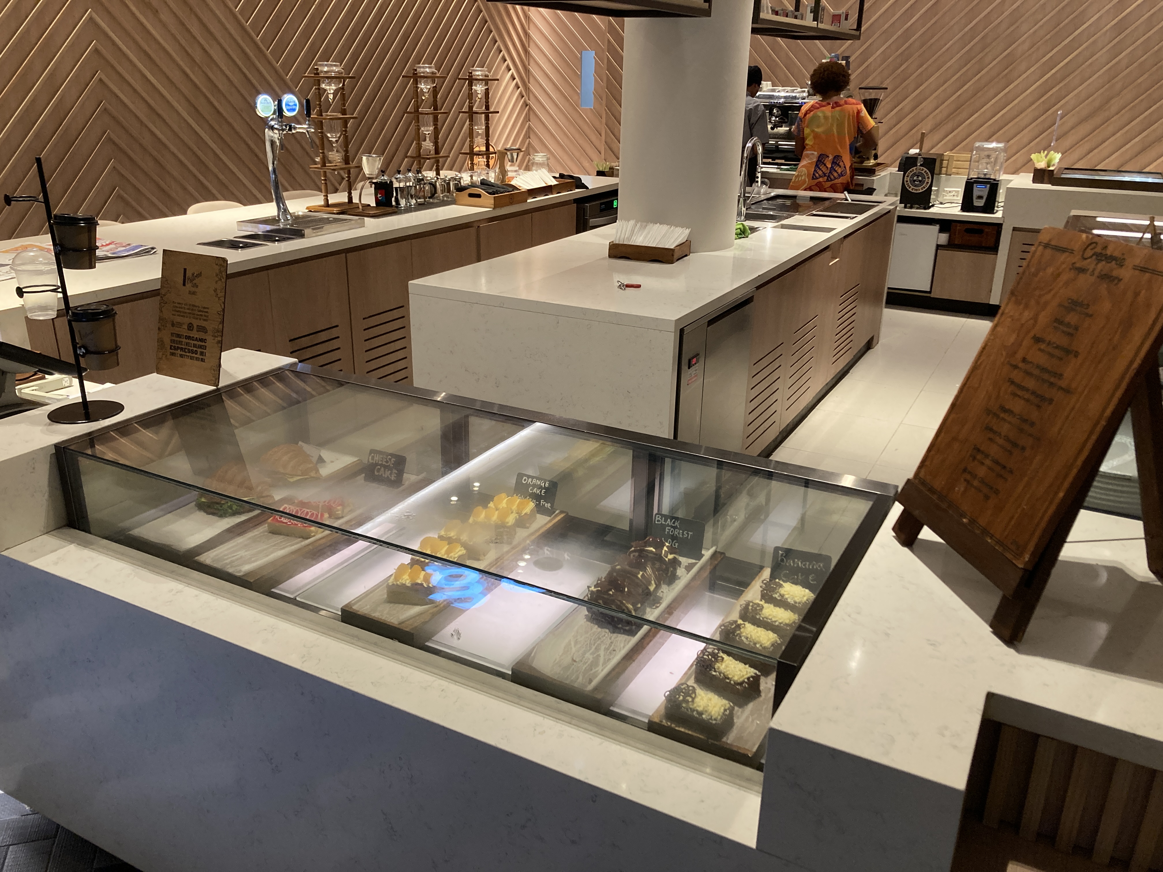 Sheraton Fiji Golf and Beach Resort 28g coffee shop dessert case