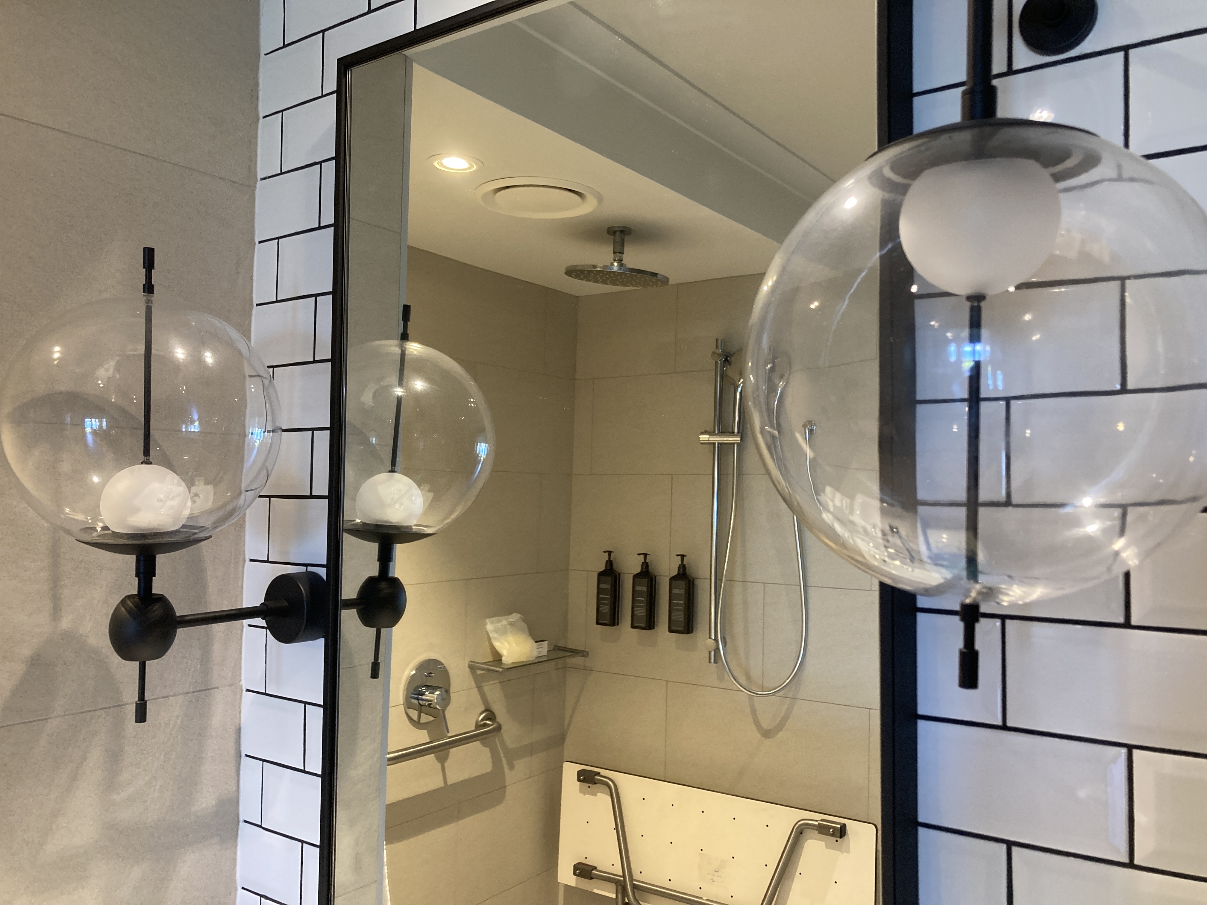 Sheraton Fiji Golf and Beach Resort bathroom lamps