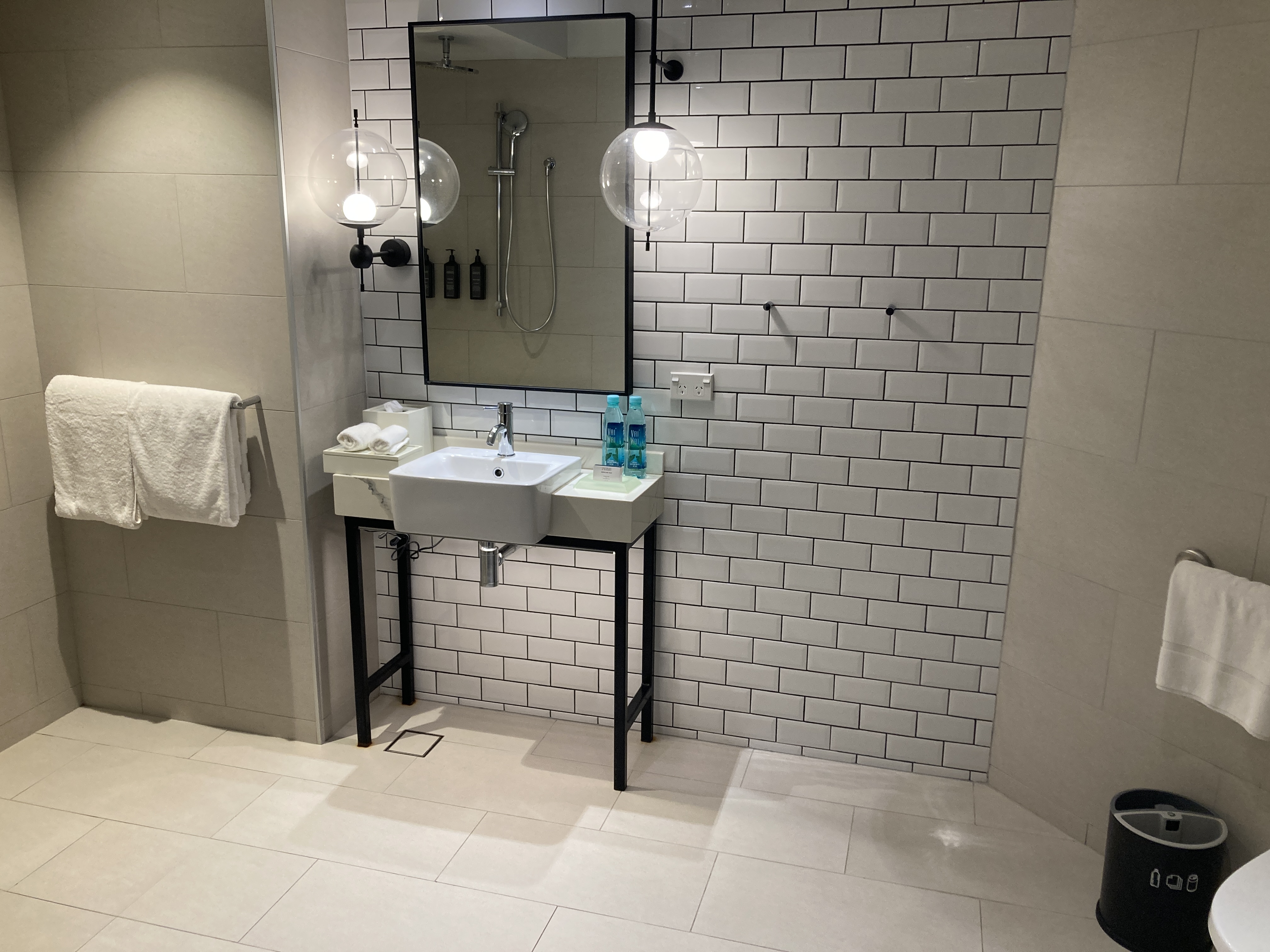 Sheraton Fiji Golf and Beach Resort bathroom