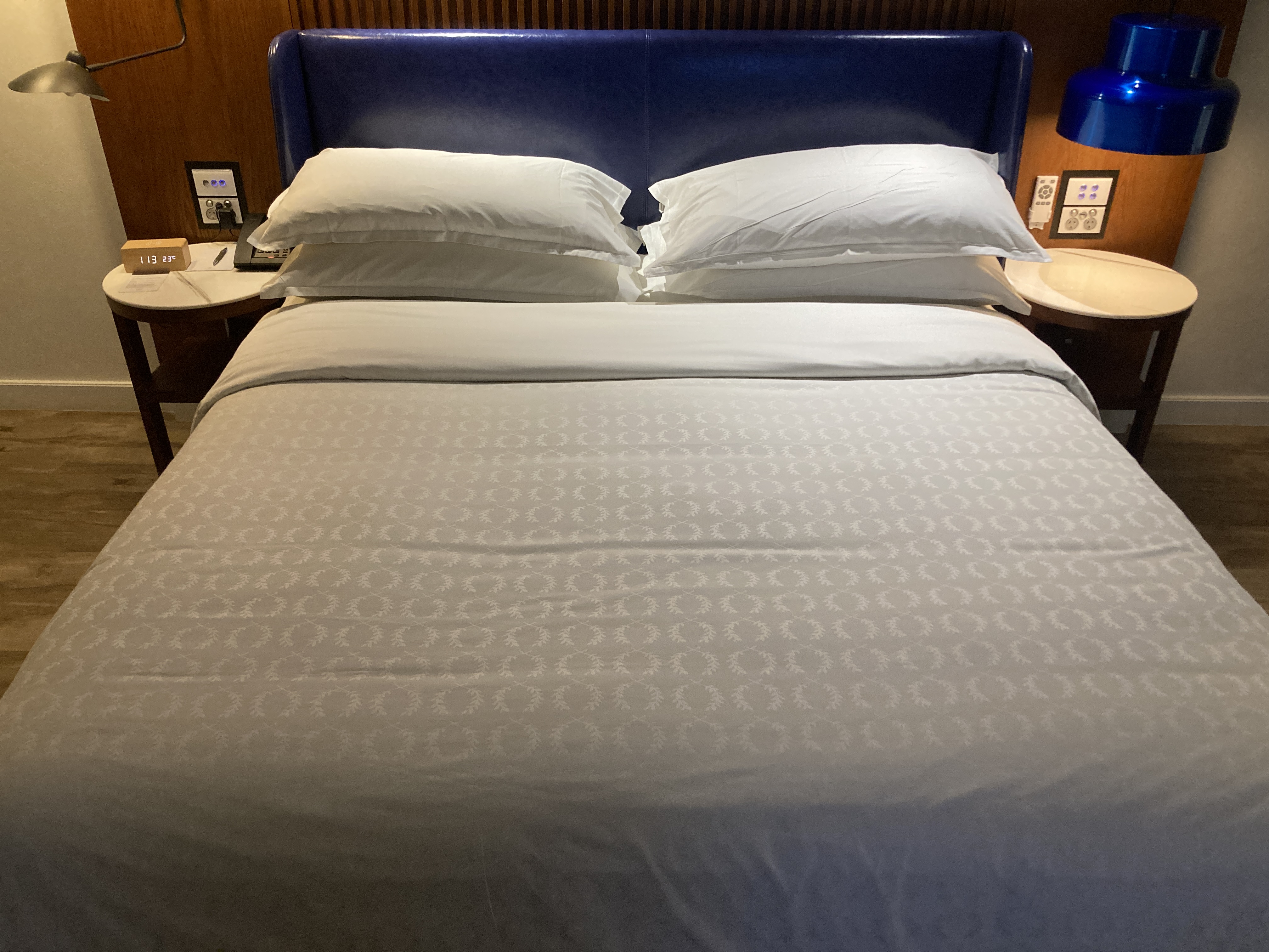 Sheraton Fiji Golf and Beach Resort bed