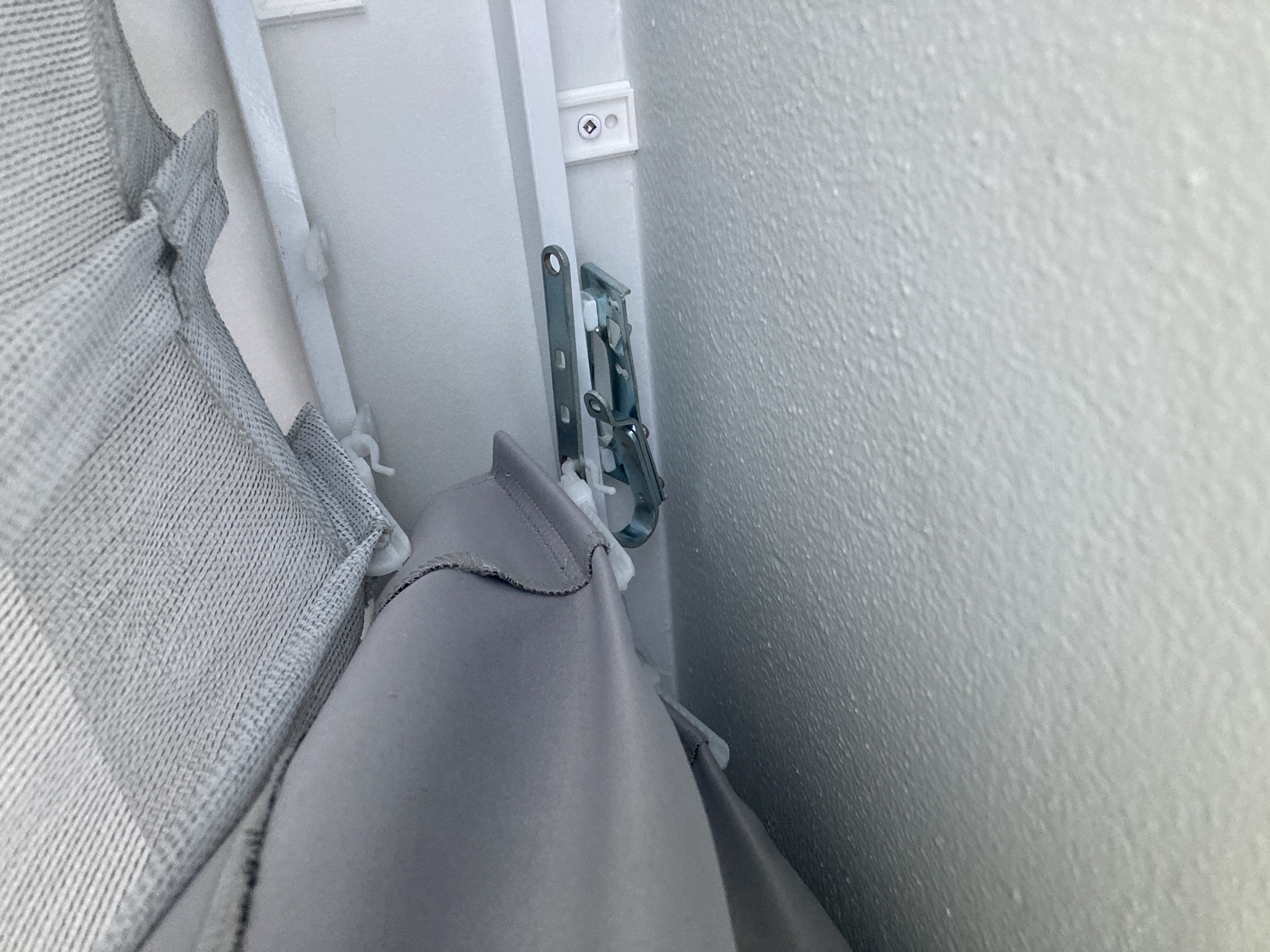 Sheraton Fiji Golf and Beach Resort bedroom broken curtain rod