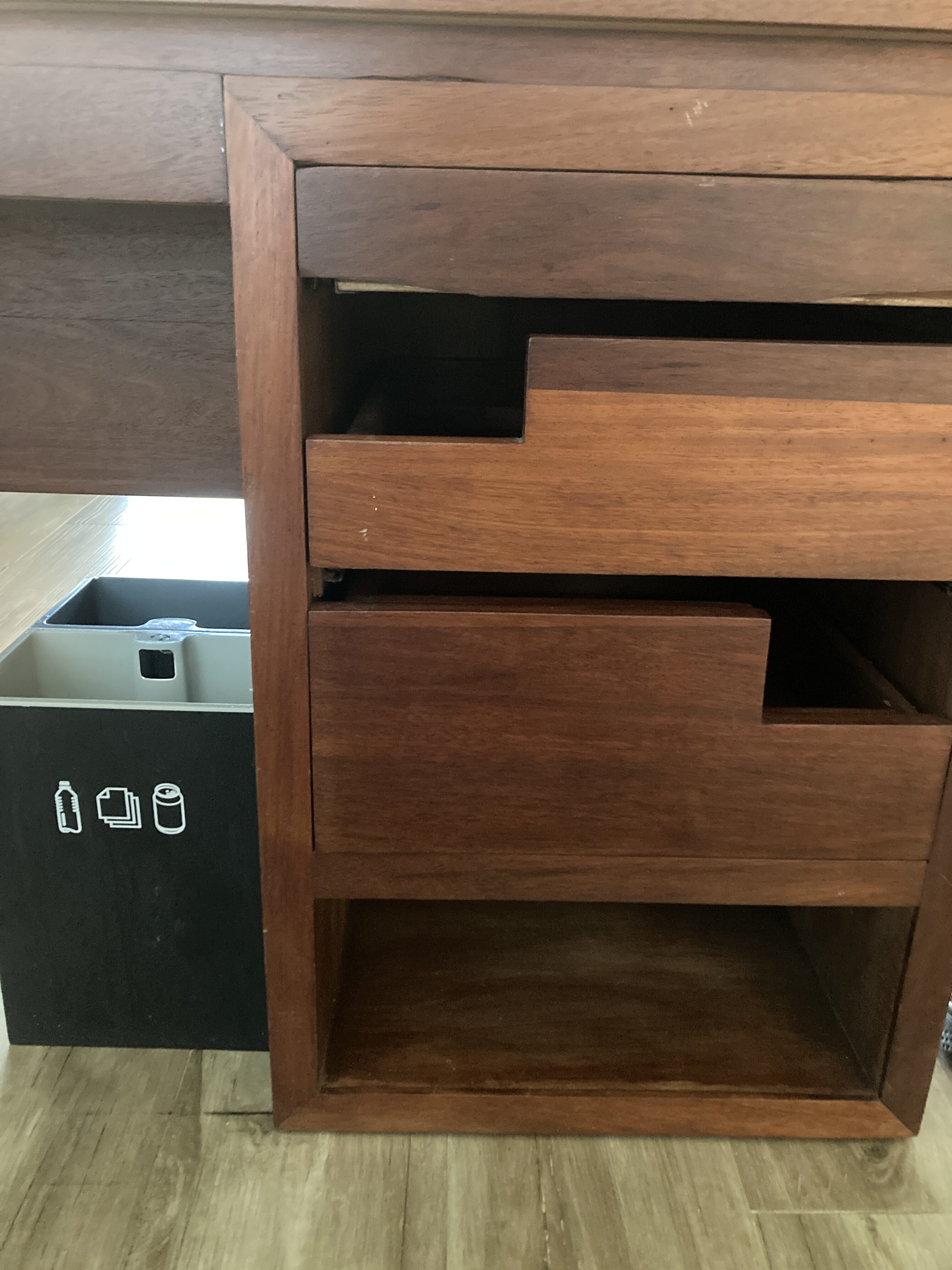Sheraton Fiji Golf and Beach Resort bedroom desk drawers