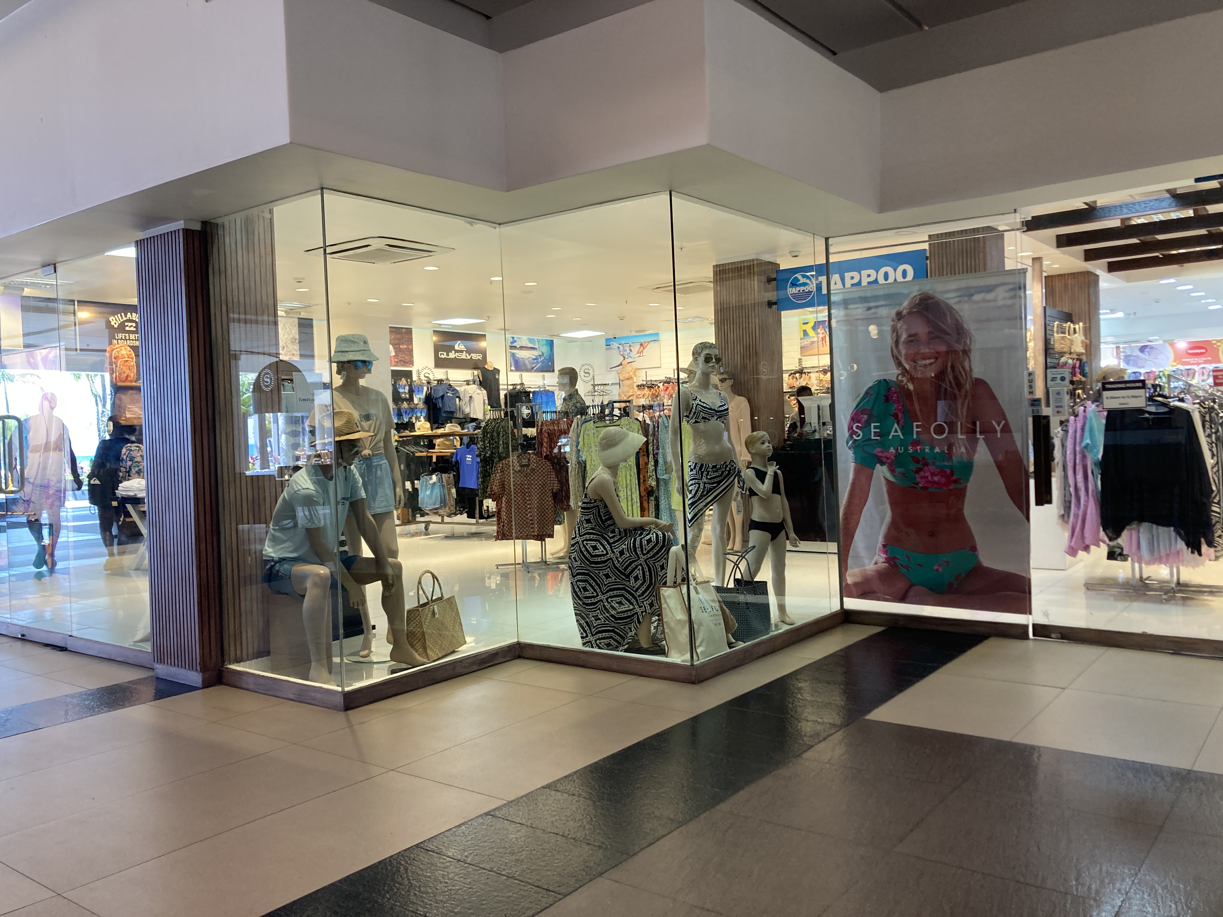 Sheraton Fiji Golf and Beach Resort clothing store