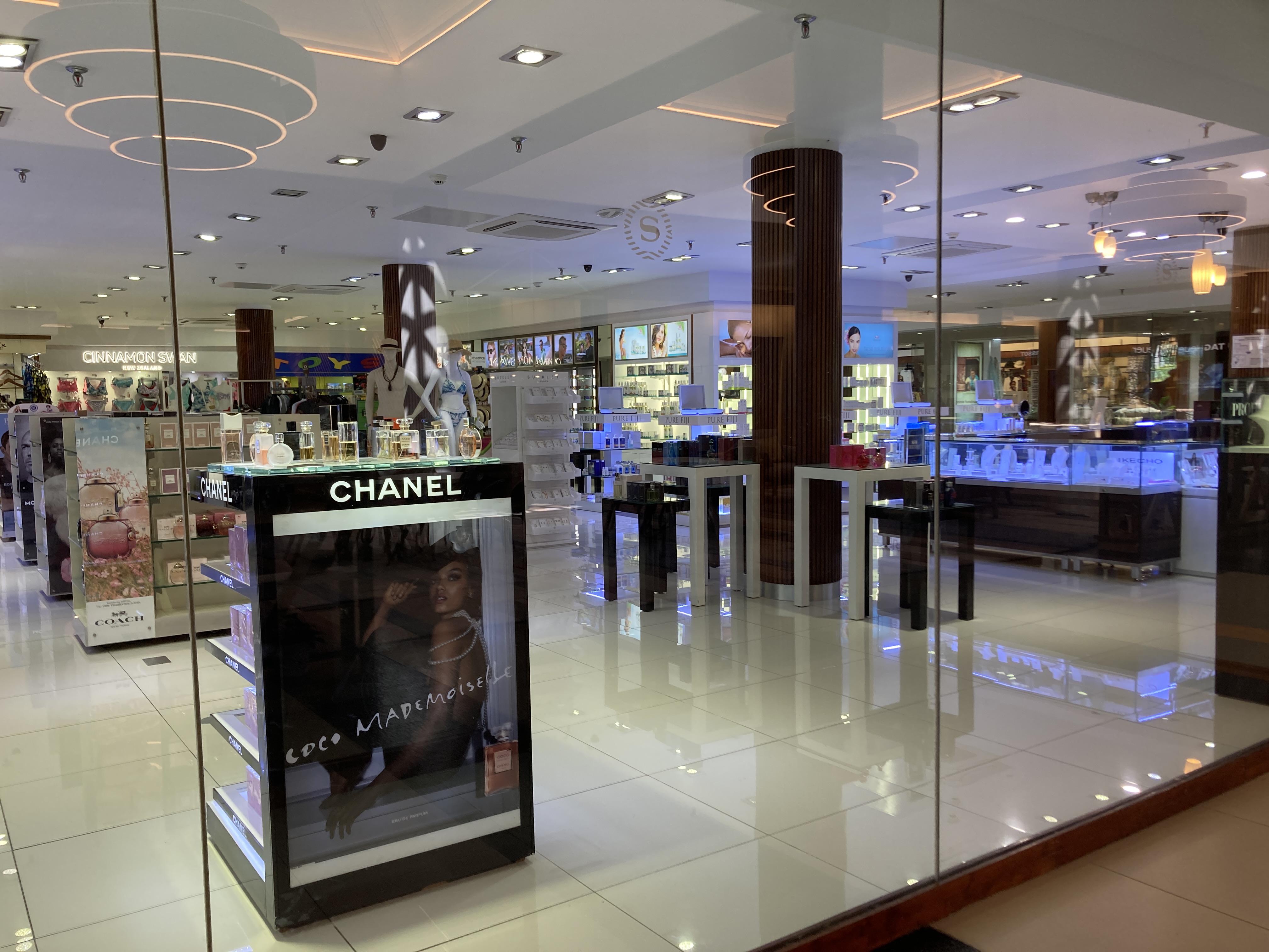 Sheraton Fiji Golf and Beach Resort jewelry store