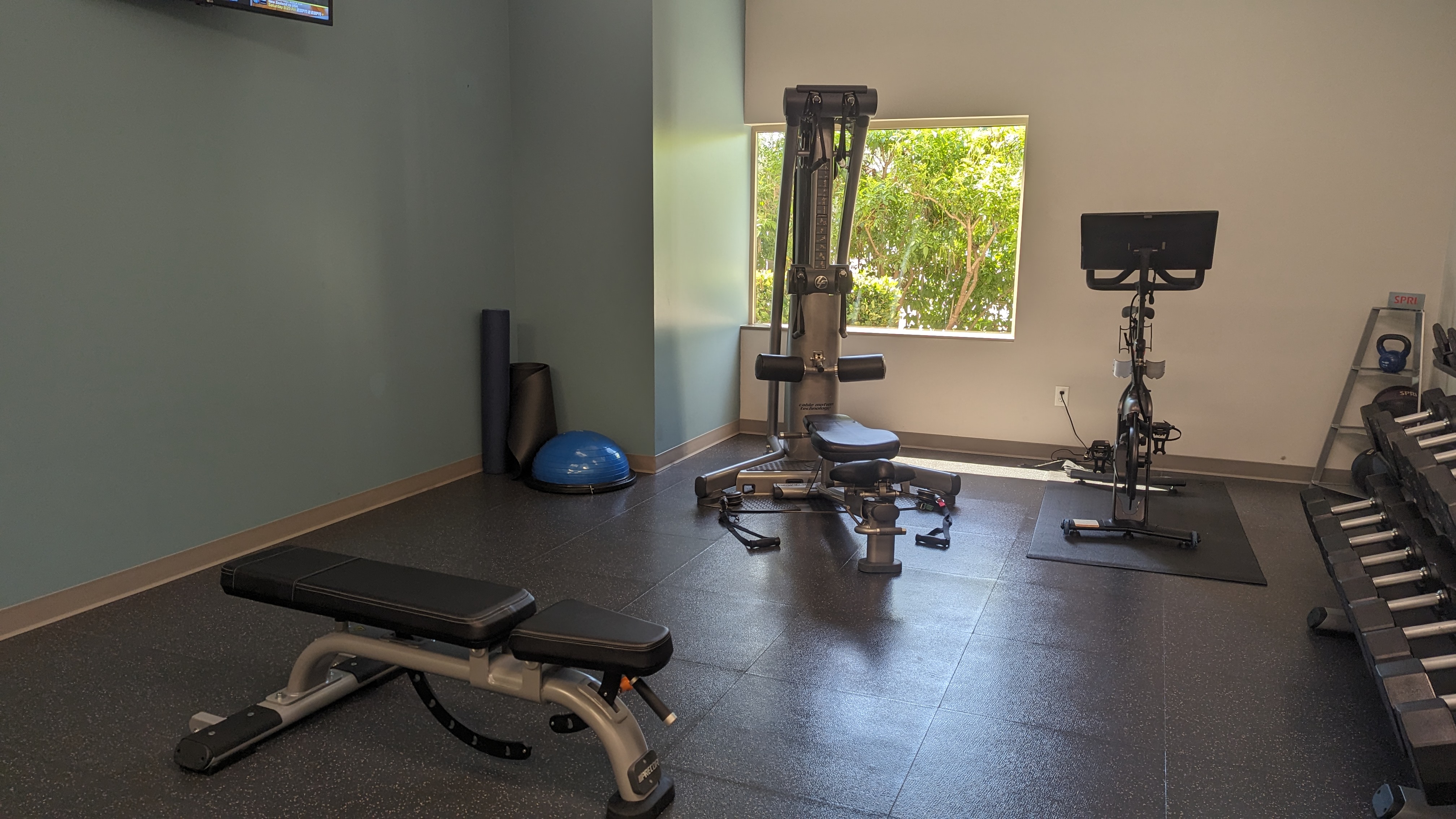 SunCoast Park Hotel Anaheim fitness center weights