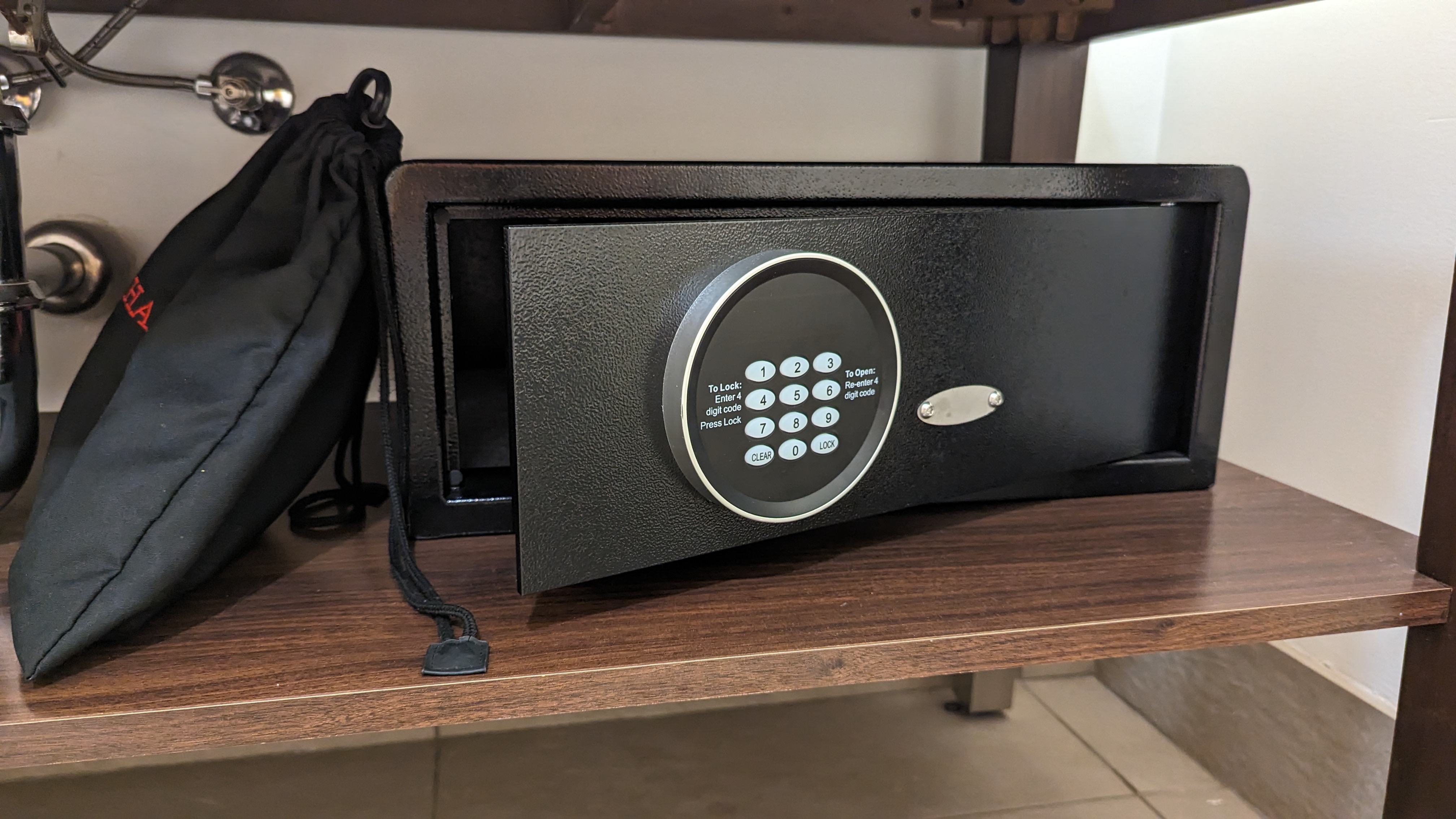 SunCoast Park Hotel Anaheim guestroom bathroom safe
