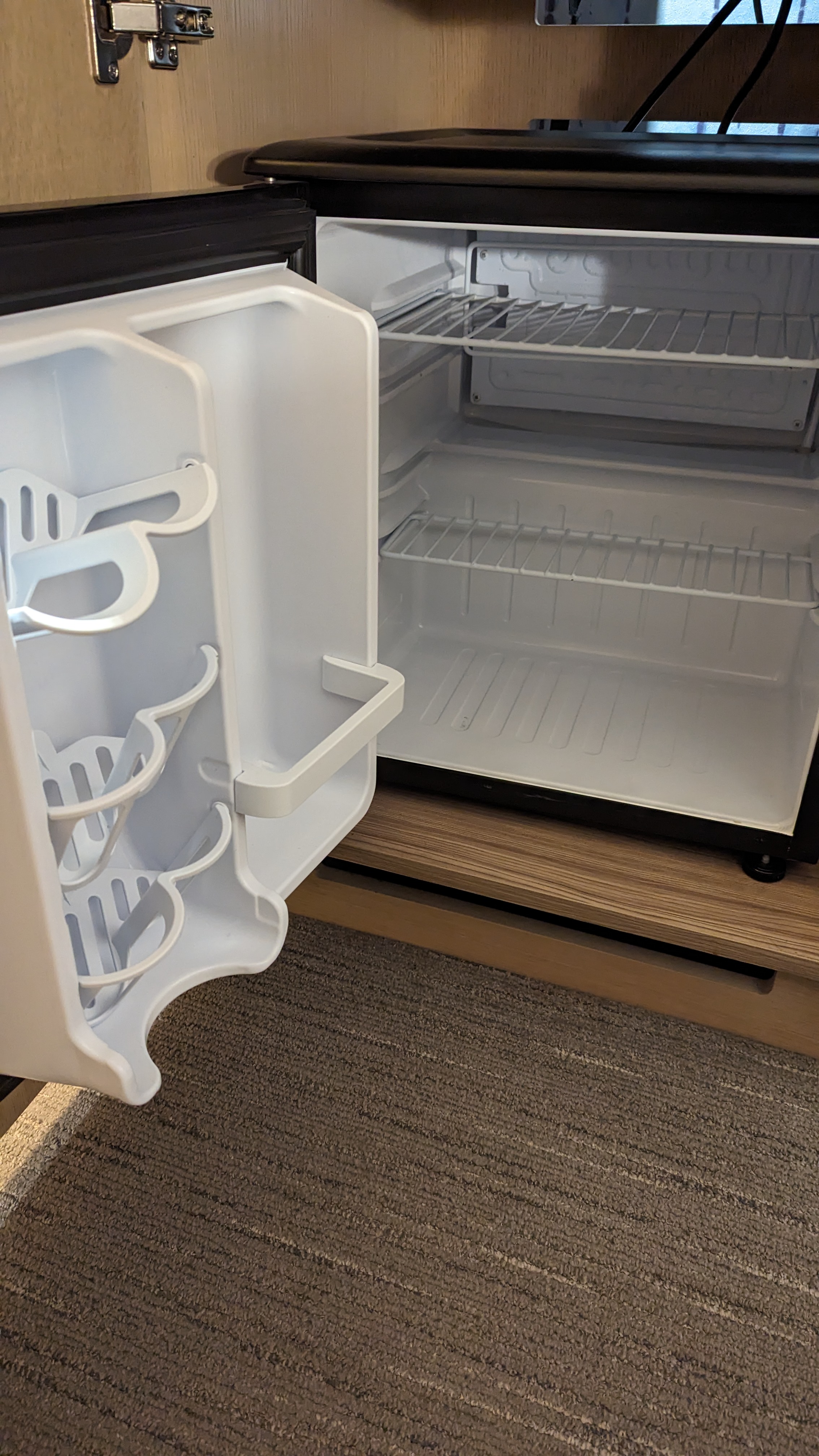 SunCoast Park Hotel Anaheim guestroom refrigerator